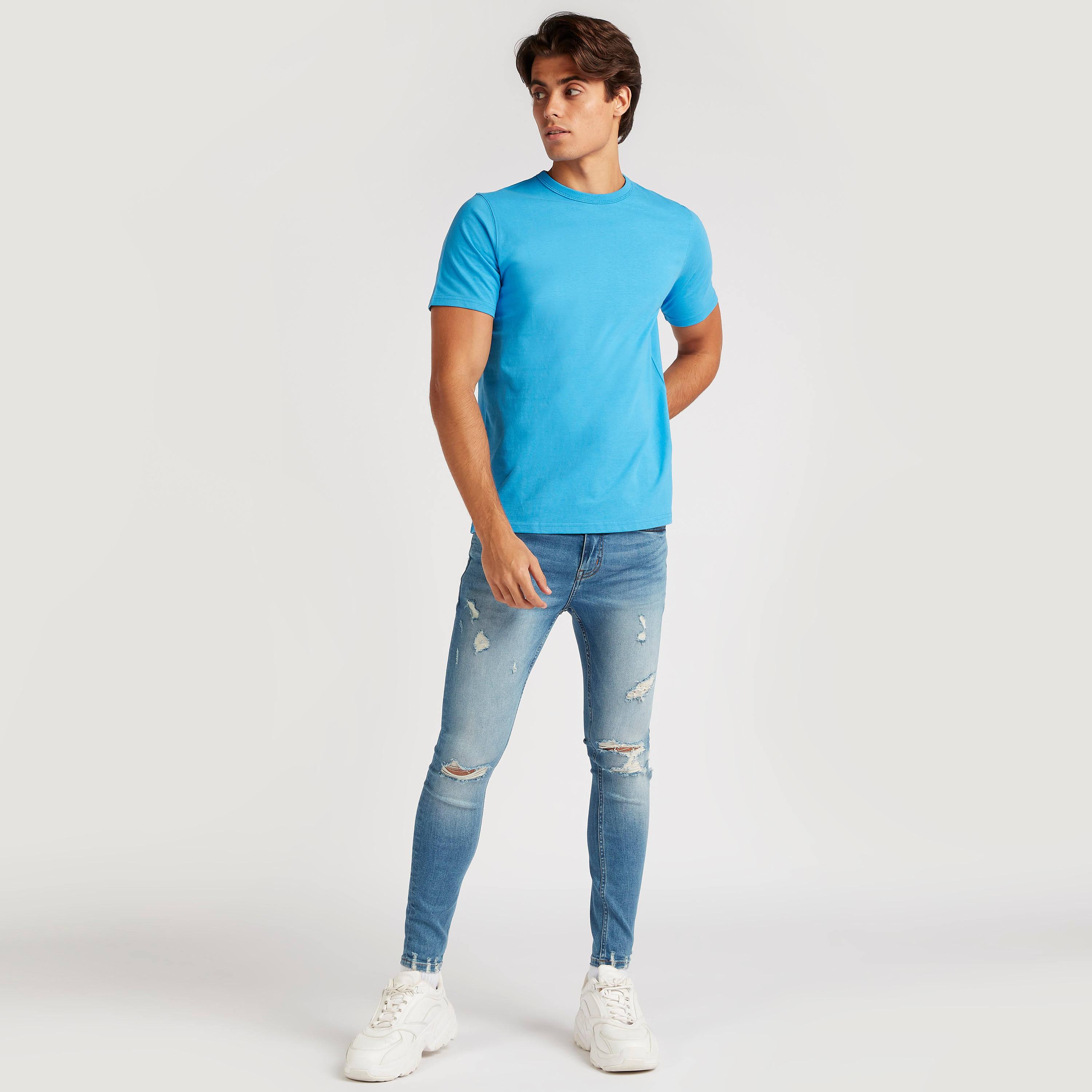 بنطلون جينز مضلّع بقصة سكيني وجيوب وخصر مرتفع-men-clothing-bottoms-jeans-image-2