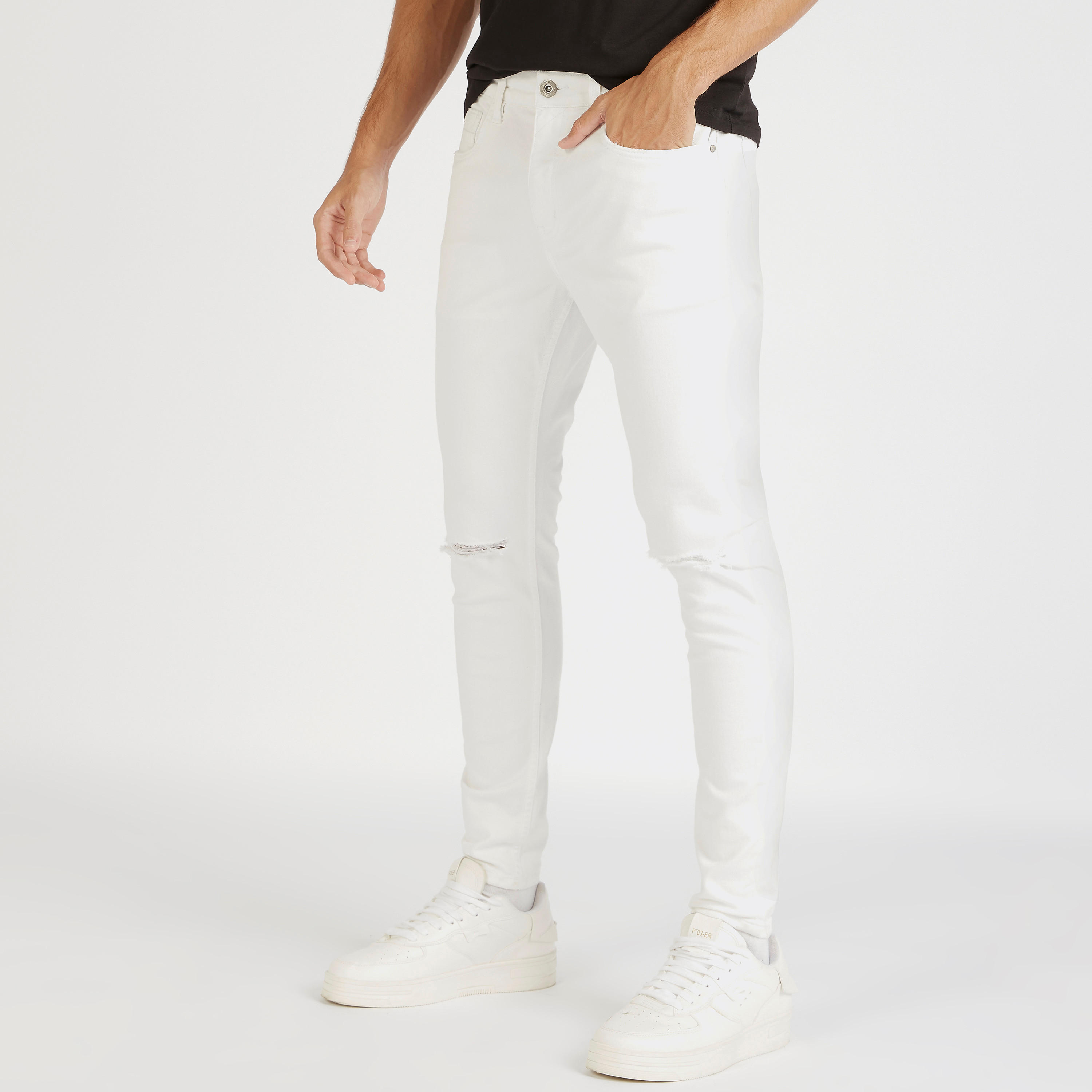 بنطلون جينز مضلّع بقصة سكيني وجيوب وخصر مرتفع-men-clothing-bottoms-jeans-image-1