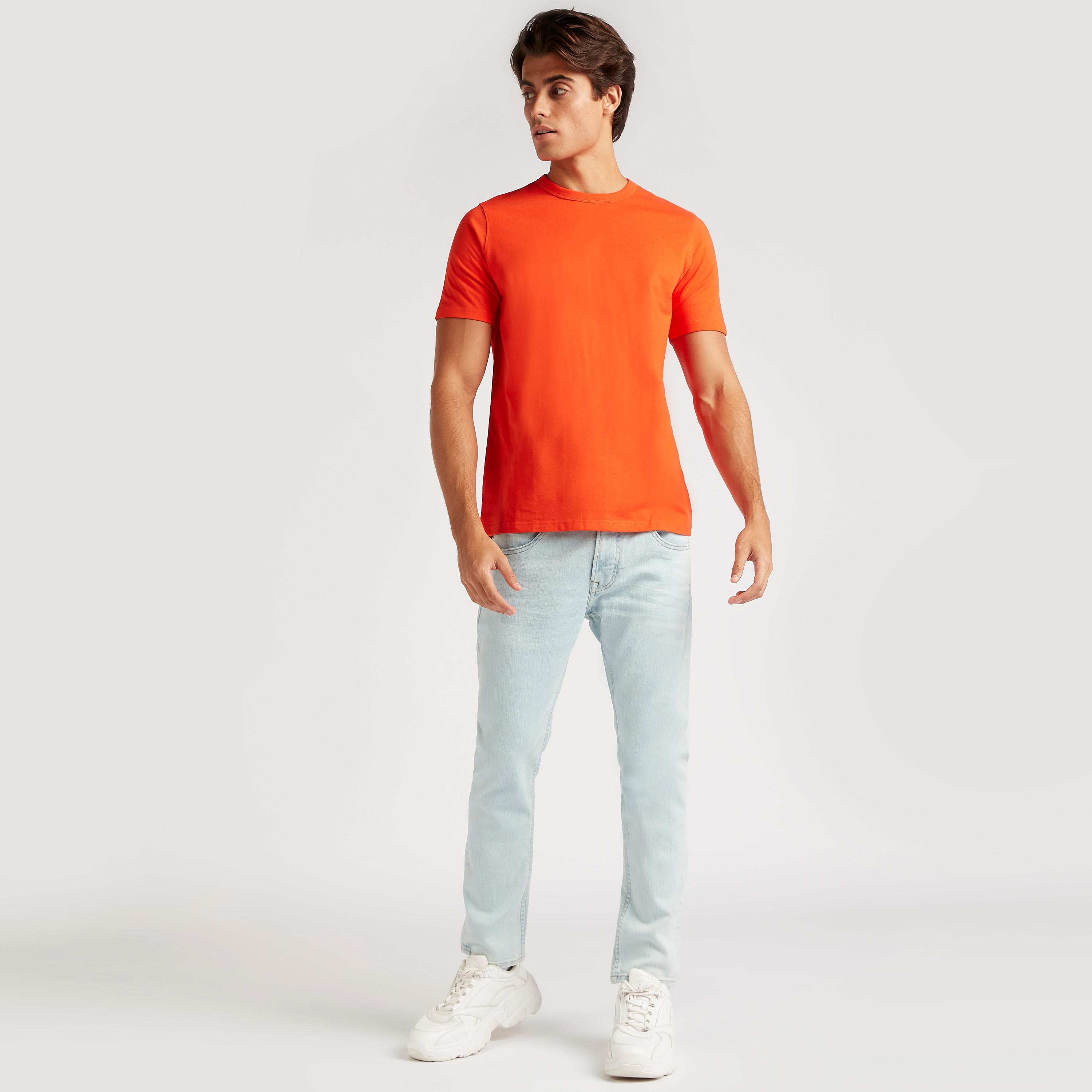 بنطلون جينز سادة بخصر مرتفع وجيوب-men-clothing-bottoms-jeans-image-4