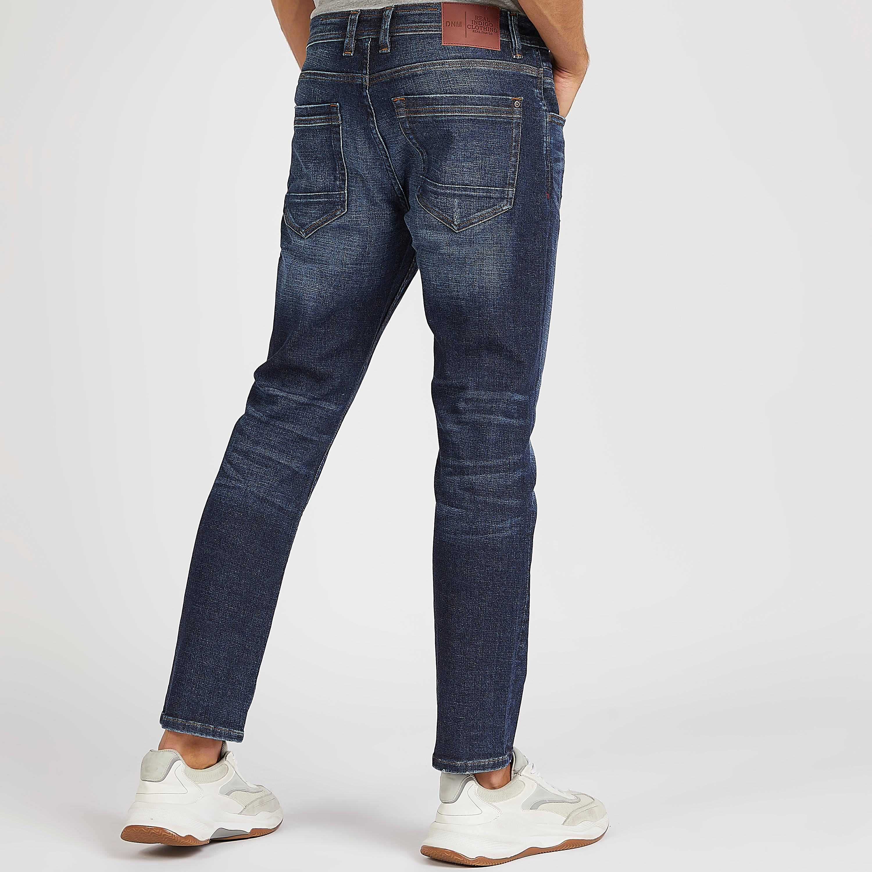 بنطلون جينز سادة بخصر مرتفع وجيوب-men-clothing-bottoms-jeans-image-1