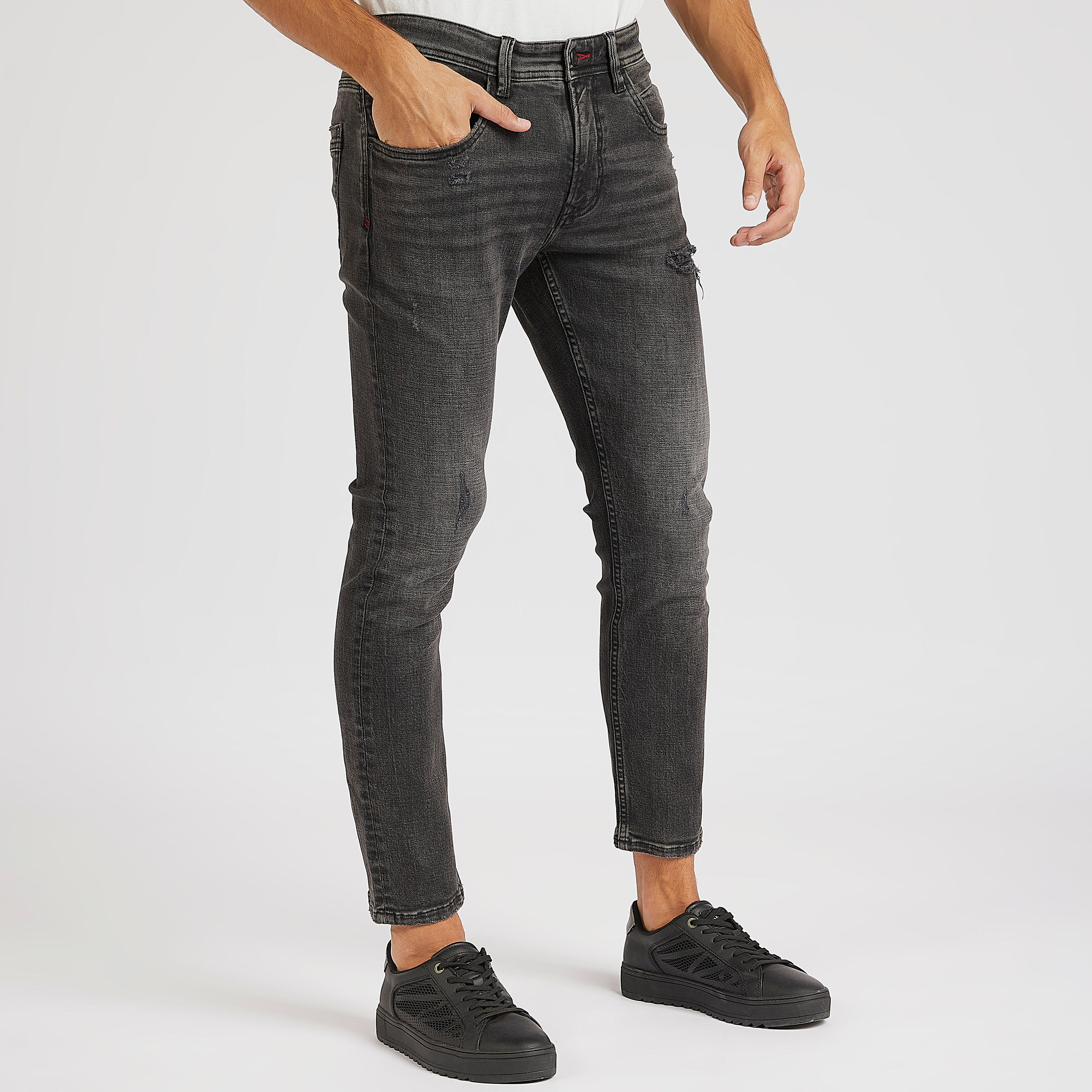 بنطلون جينز مضلّع بخصر مرتفع وجيوب-men-clothing-bottoms-jeans-image-4
