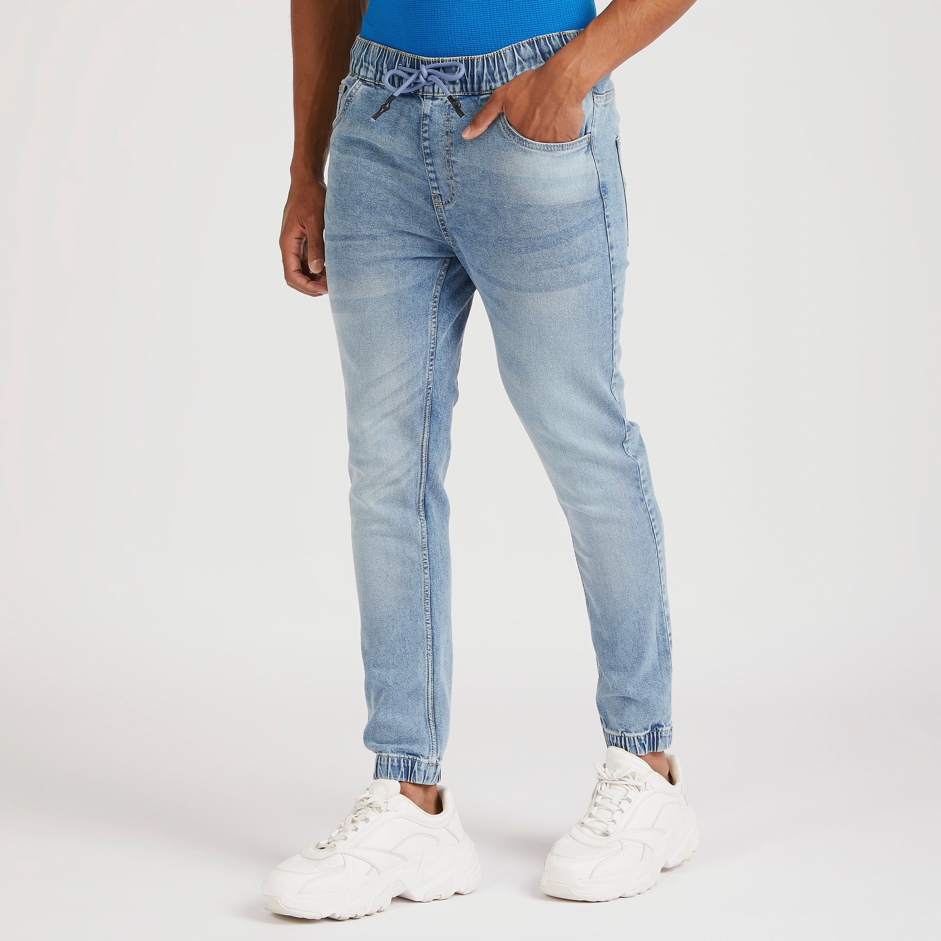 بنطلون رياضي سادة بخصر فليكسي وجيوب-men-clothing-bottoms-joggers-image-6
