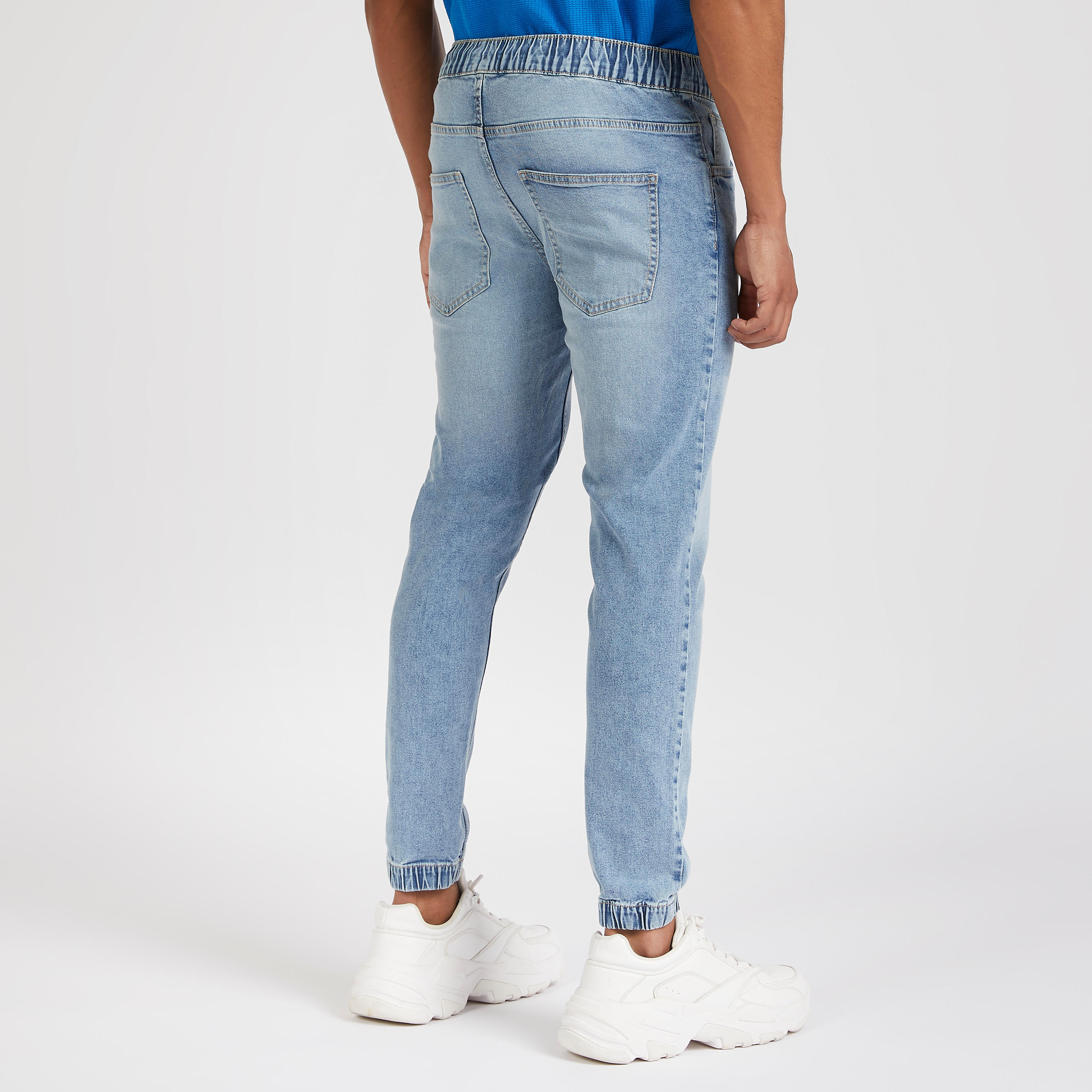 بنطلون رياضي سادة بخصر فليكسي وجيوب-men-clothing-bottoms-joggers-image-3