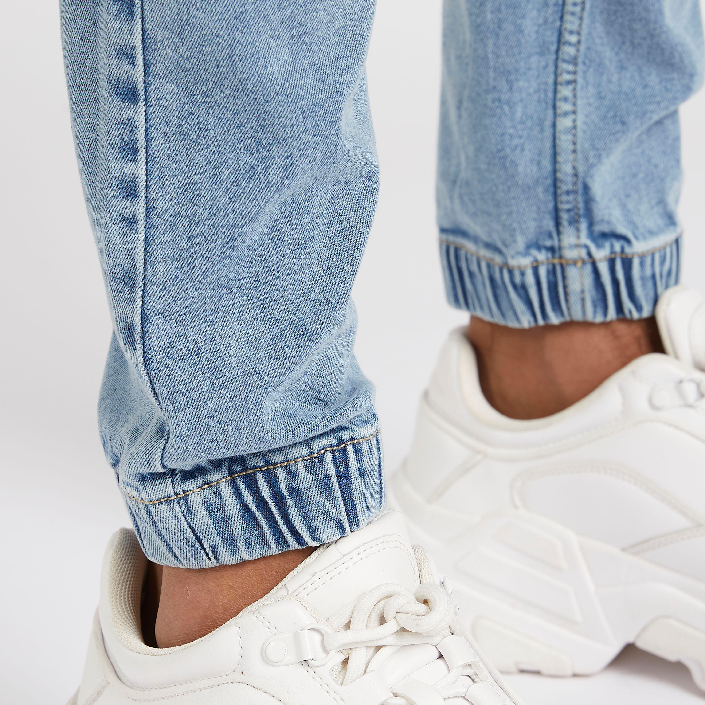 بنطلون رياضي سادة بخصر فليكسي وجيوب-men-clothing-bottoms-joggers-image-1