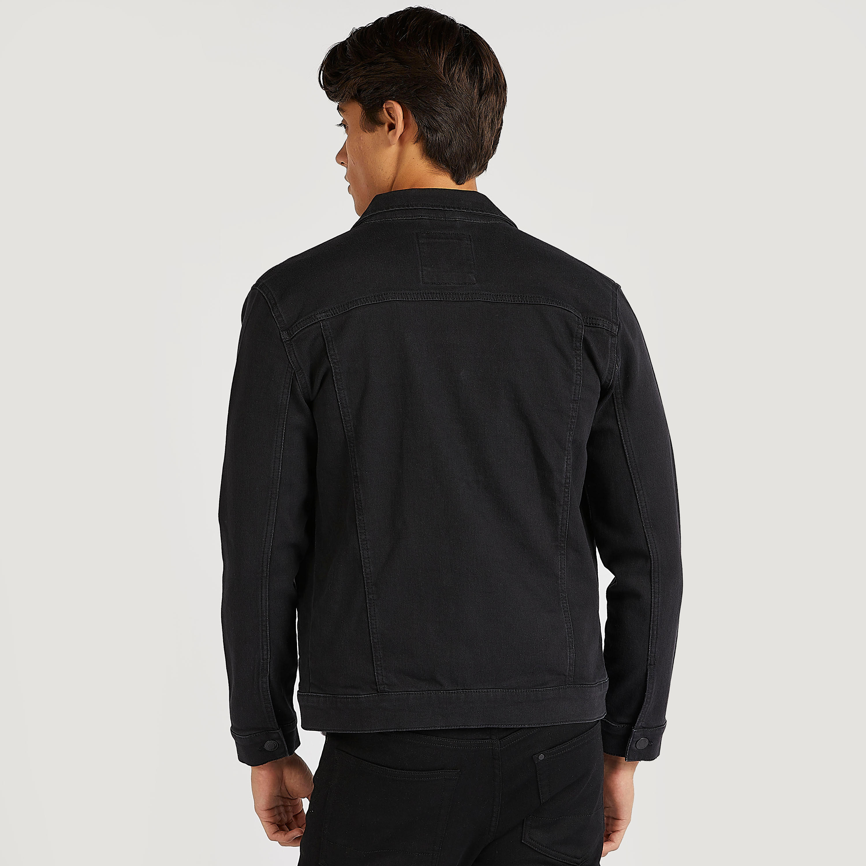 جاكيت دينم سادة بجيوب بطيّة وزر إغلاق-men-clothing-jacketsandblazers-jackets-image-1