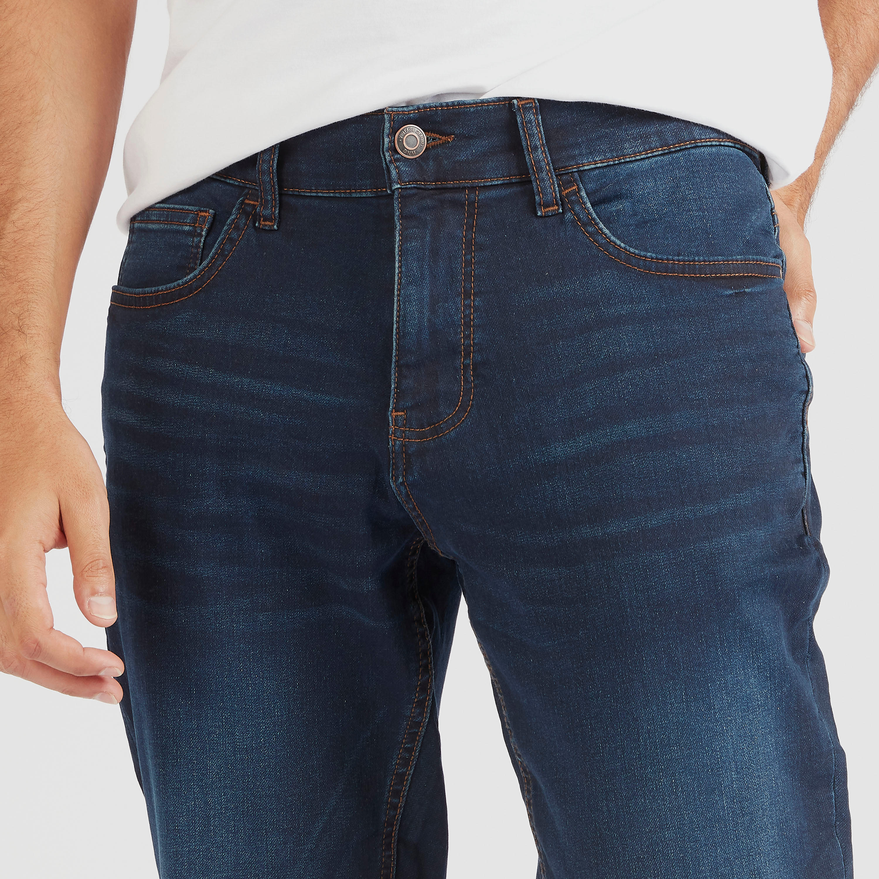 بنطلون جينز بقصّة سليم وخصر متوسط الارتفاع وجيوب-men-clothing-bottoms-jeans-image-3