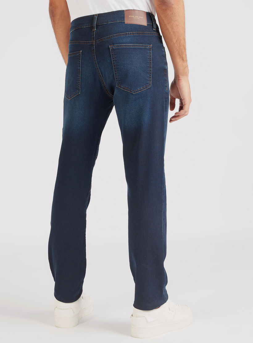 بنطلون جينز بقصّة سليم وخصر متوسط الارتفاع وجيوب-men-clothing-bottoms-jeans-image-2