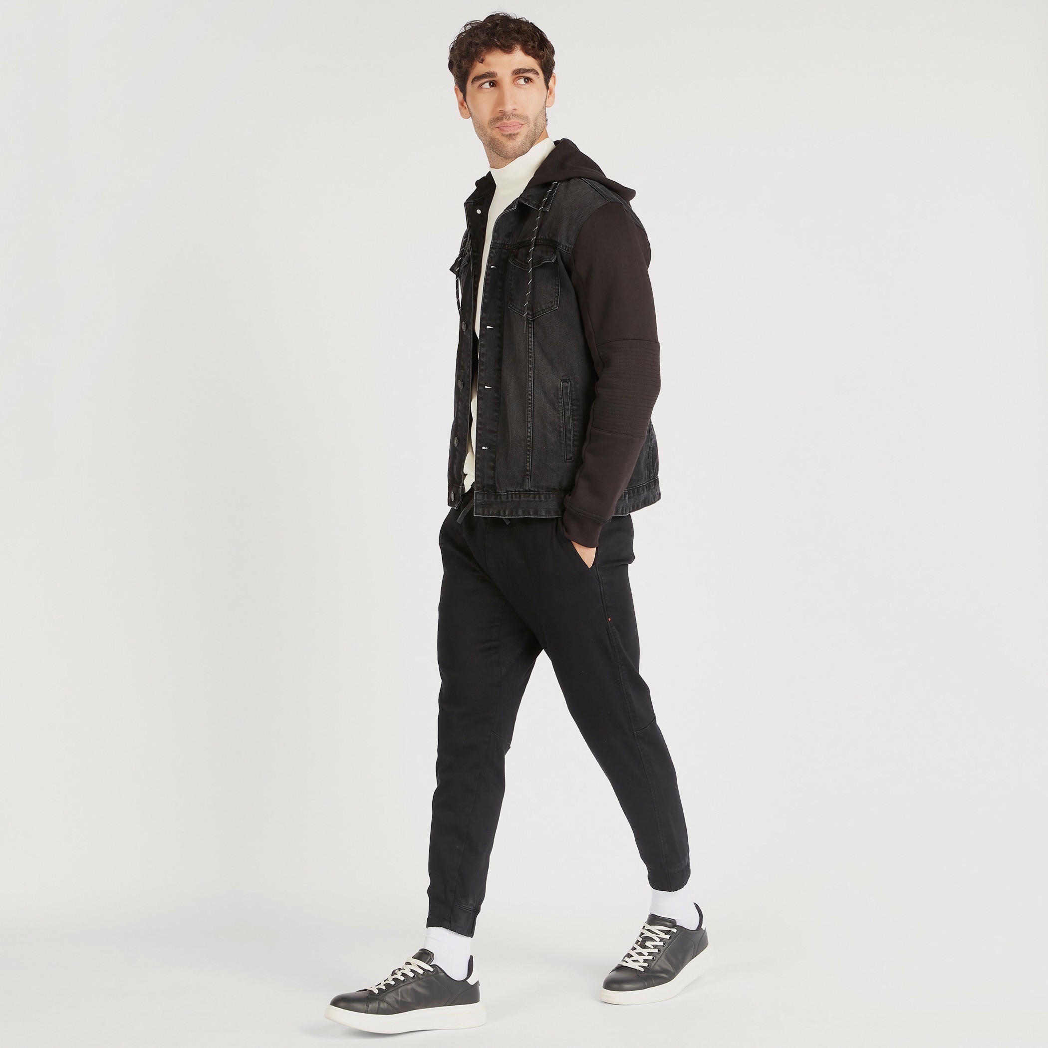 بنطلون رياضي دنيم سادة برباط إغلاق وجيوب-men-clothing-bottoms-jeans-image-3