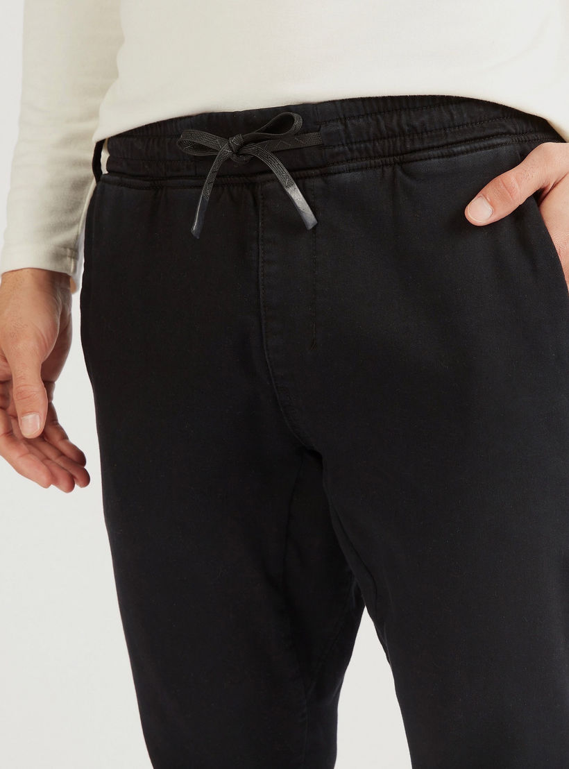 بنطلون رياضي دنيم سادة برباط إغلاق وجيوب-men-clothing-bottoms-jeans-image-2