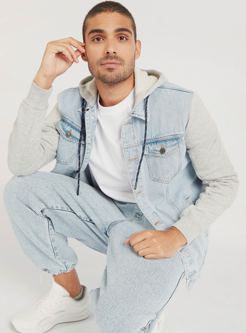 جاكيت دنيم سادة بقبعة وجيوب-men-clothing-jacketsandblazers-jackets-image-1
