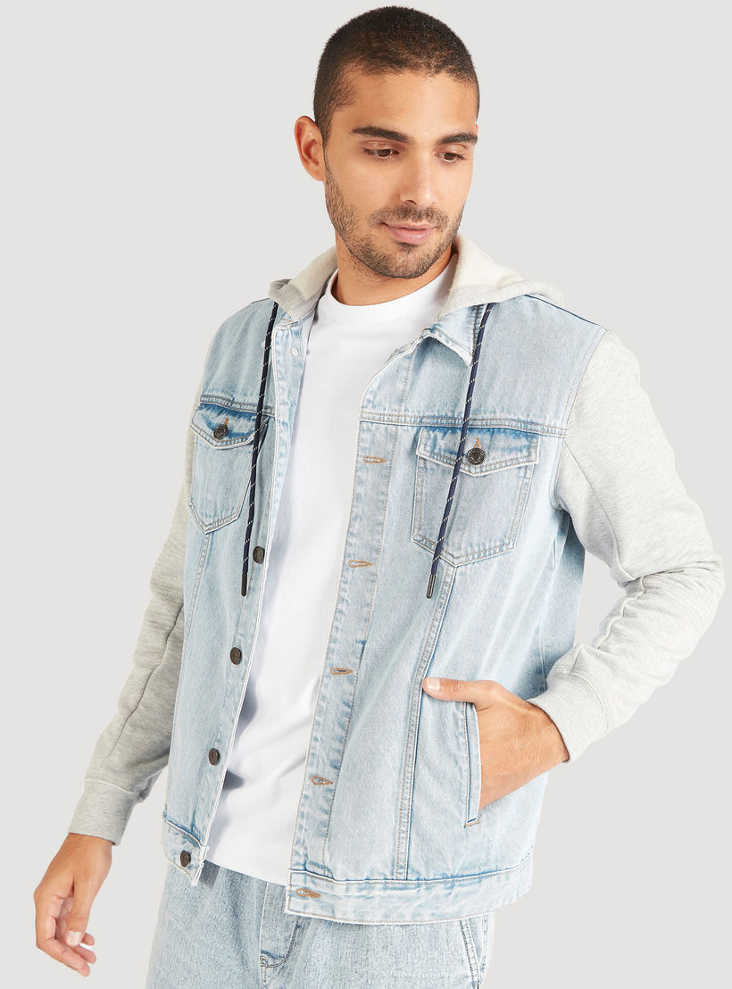 جاكيت دنيم سادة بقبعة وجيوب-men-clothing-jacketsandblazers-jackets-image-3