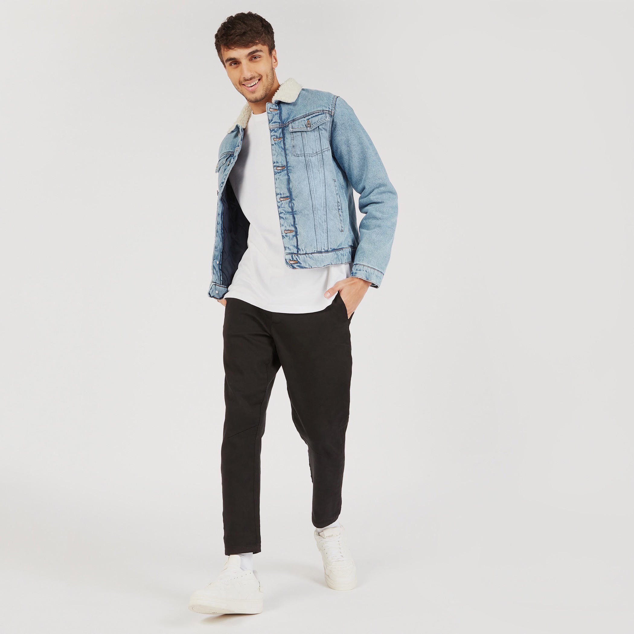 جاكيت دنيم بزر علوي وياقة شيربا مبطنة من لي كوبر-men-clothing-jacketsandblazers-jackets-image-5