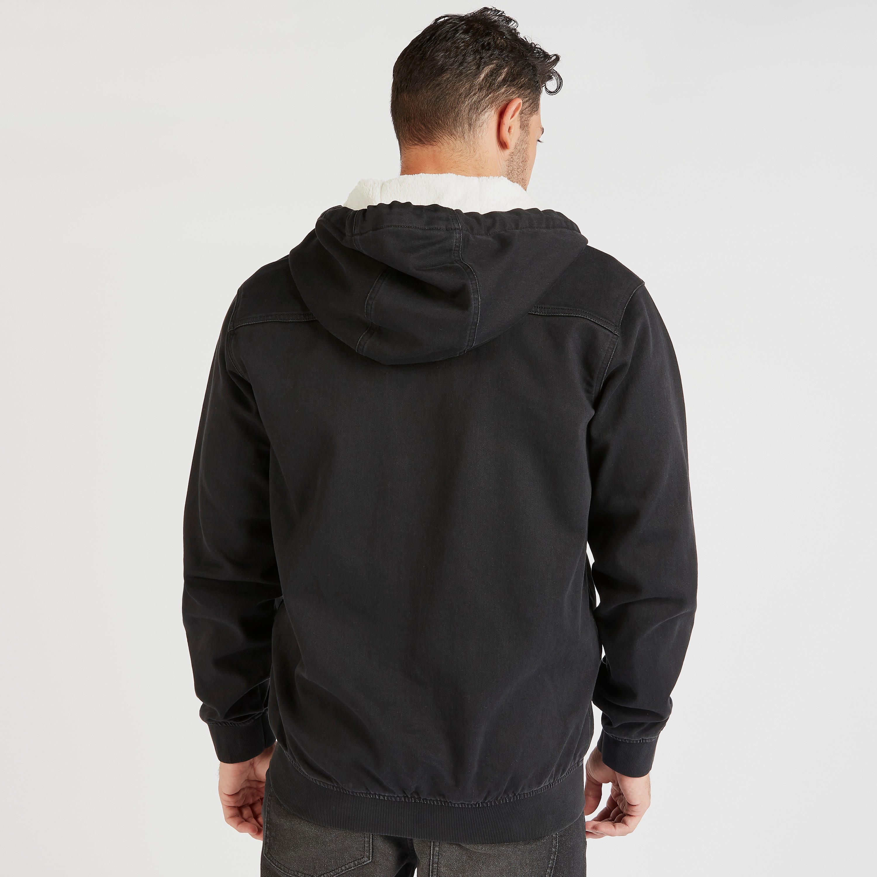 جاكيت دينم سادة بجيوب وقبعّة وسحّاب من لي كوبر-men-clothing-jacketsandblazers-jackets-image-2