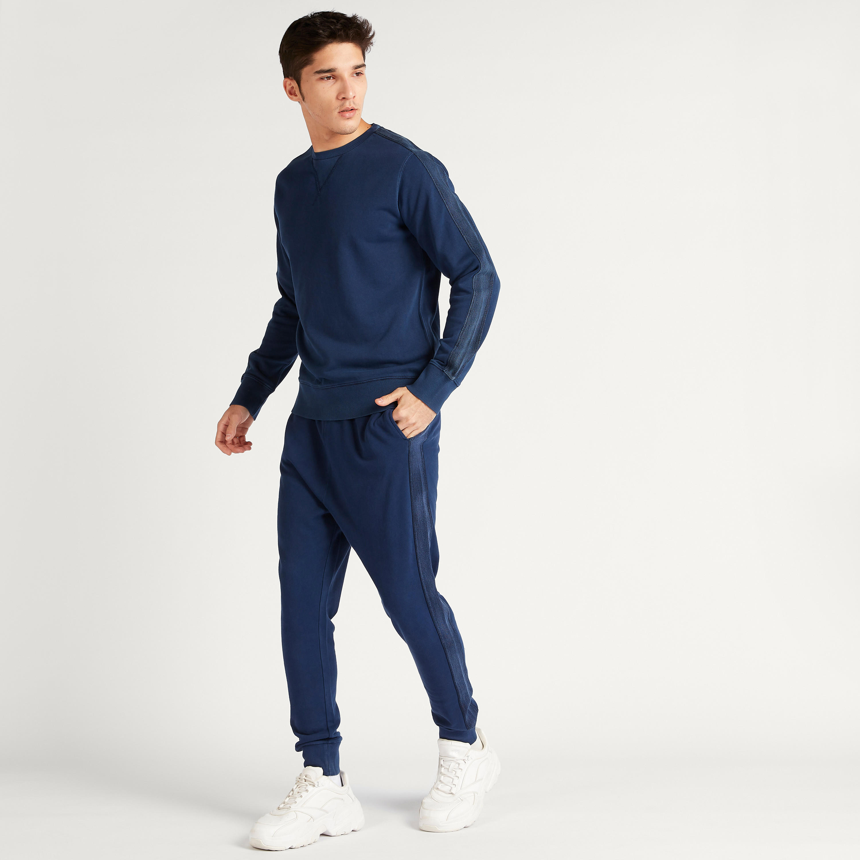 بنطلون رياضي دنيم سادة برباط إغلاق وجيوب-men-clothing-bottoms-joggers-image-3