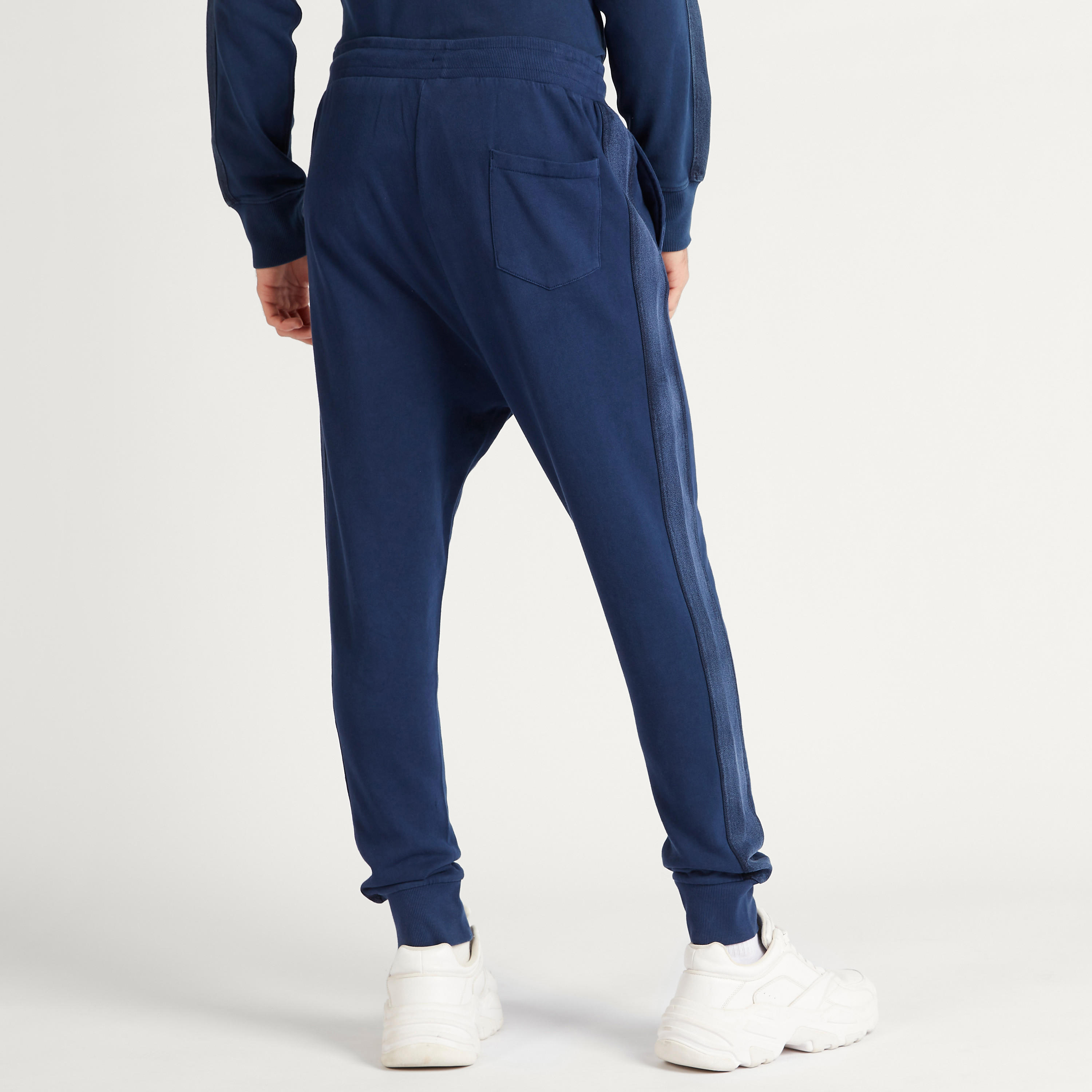 بنطلون رياضي دنيم سادة برباط إغلاق وجيوب-men-clothing-bottoms-joggers-image-1