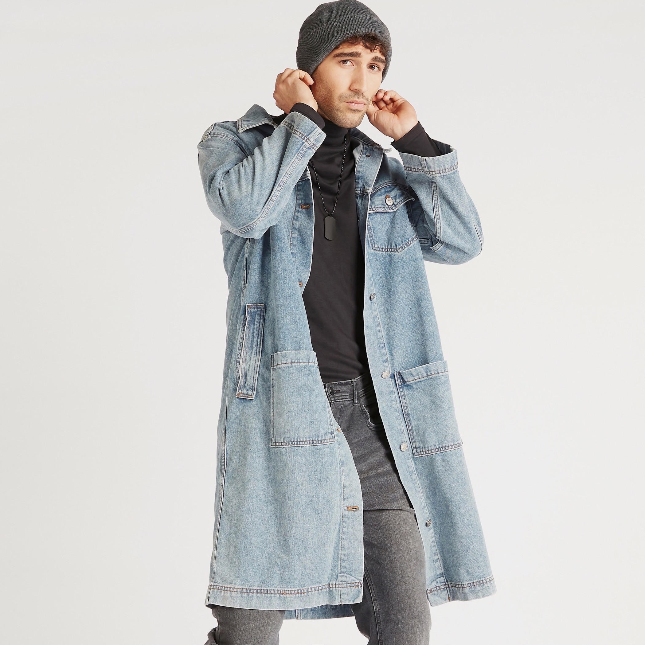 جاكيت دنيم سادة طويل بزر إغلاق وجيوب-men-clothing-jacketsandblazers-jackets-image-1