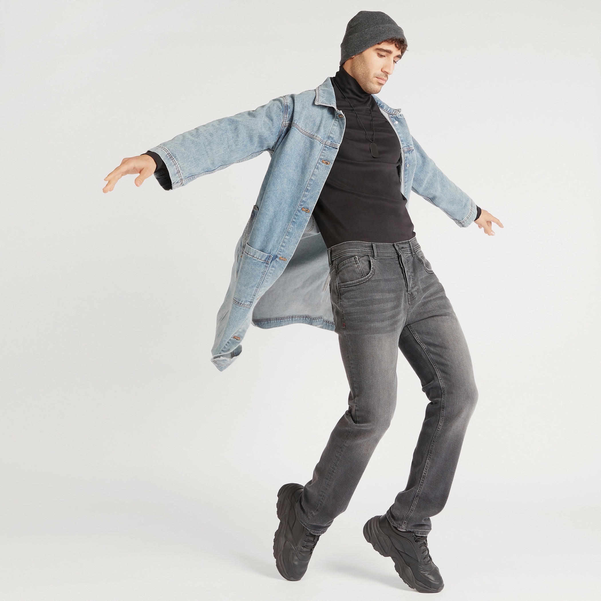 جاكيت دنيم سادة طويل بزر إغلاق وجيوب-men-clothing-jacketsandblazers-jackets-image-3