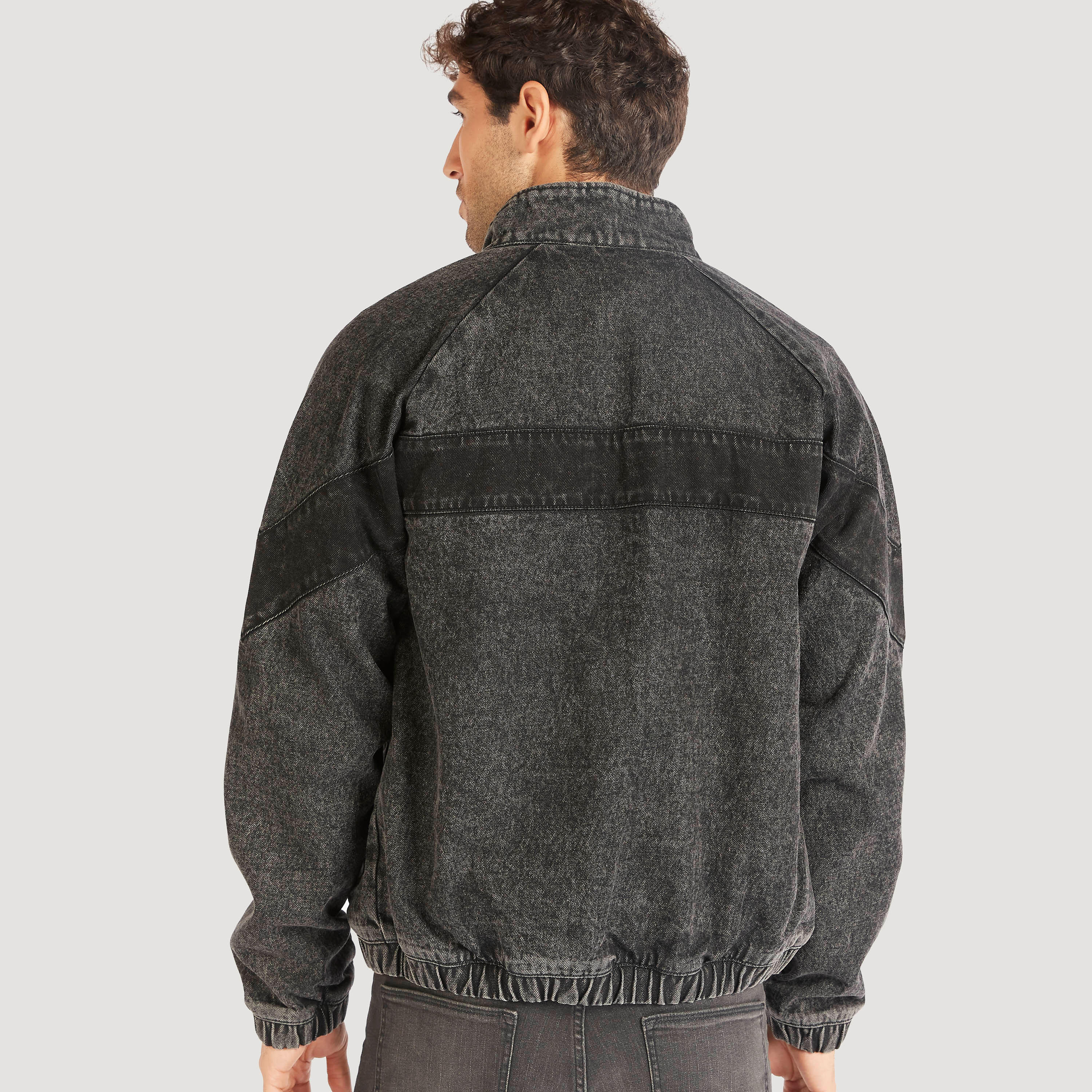 جاكيت دنيم سادة بسحّاب إغلاق وجيوب-men-clothing-jacketsandblazers-jackets-image-4