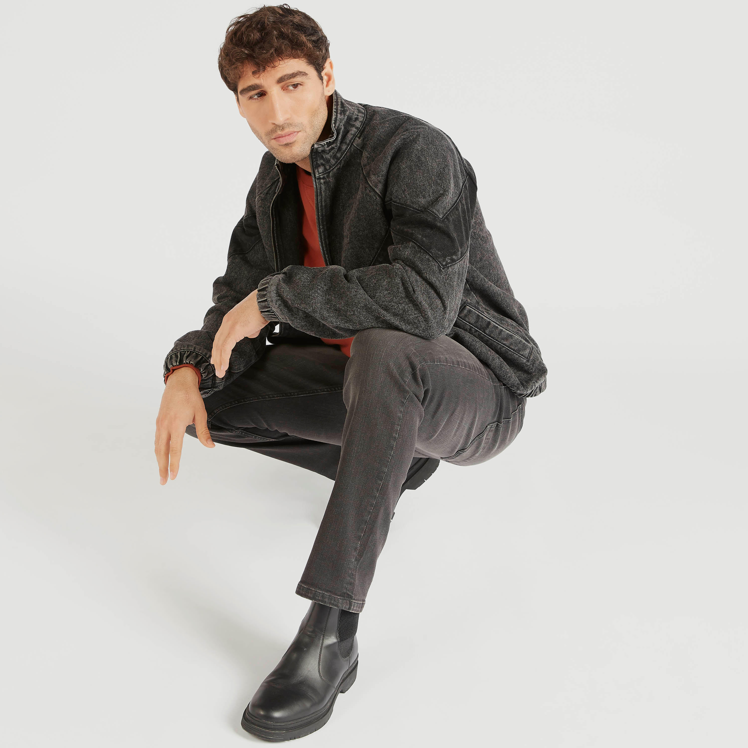جاكيت دنيم سادة بسحّاب إغلاق وجيوب-men-clothing-jacketsandblazers-jackets-image-2