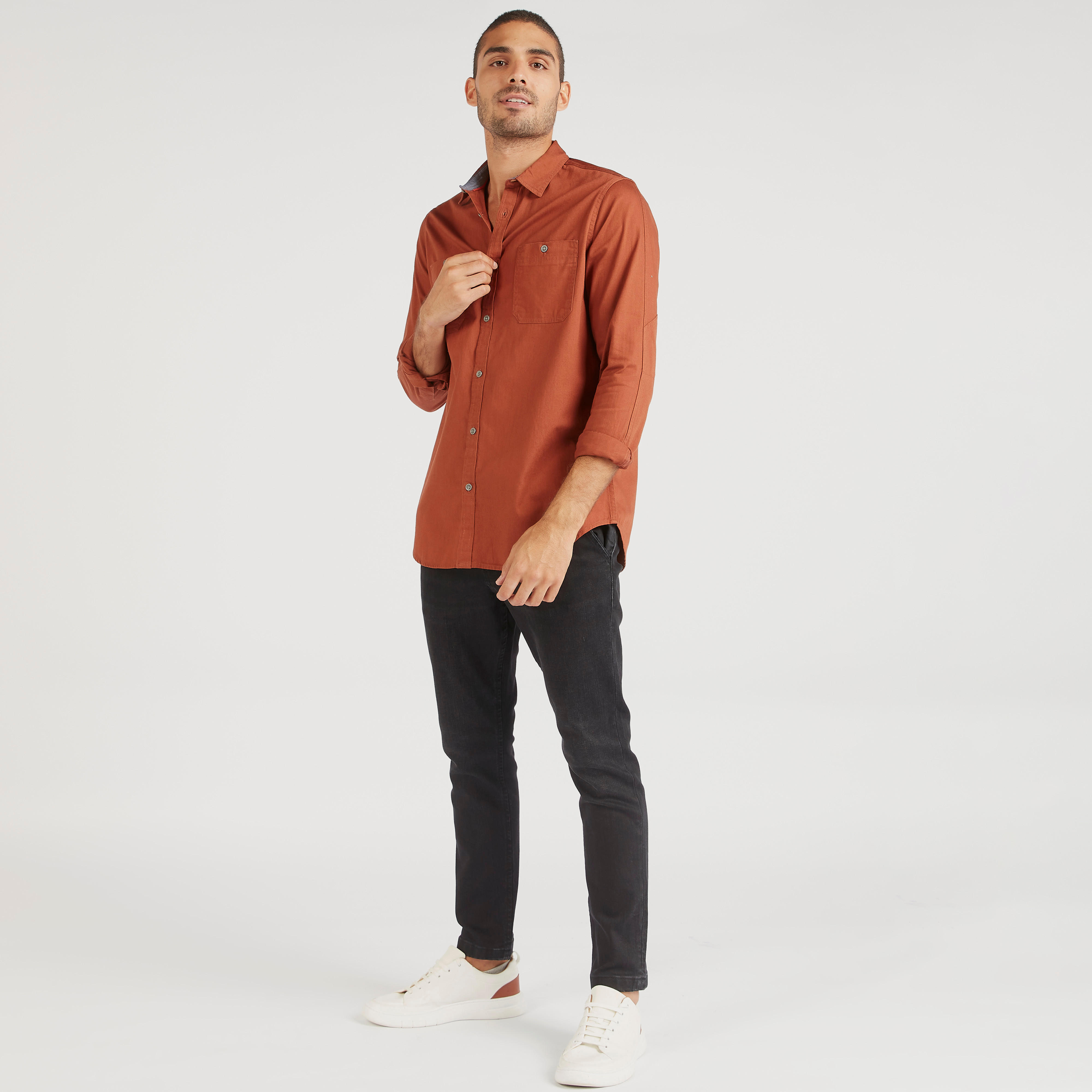 قميص سادة بأكمام طويلة وجيوب-men-clothing-shirts-image-3