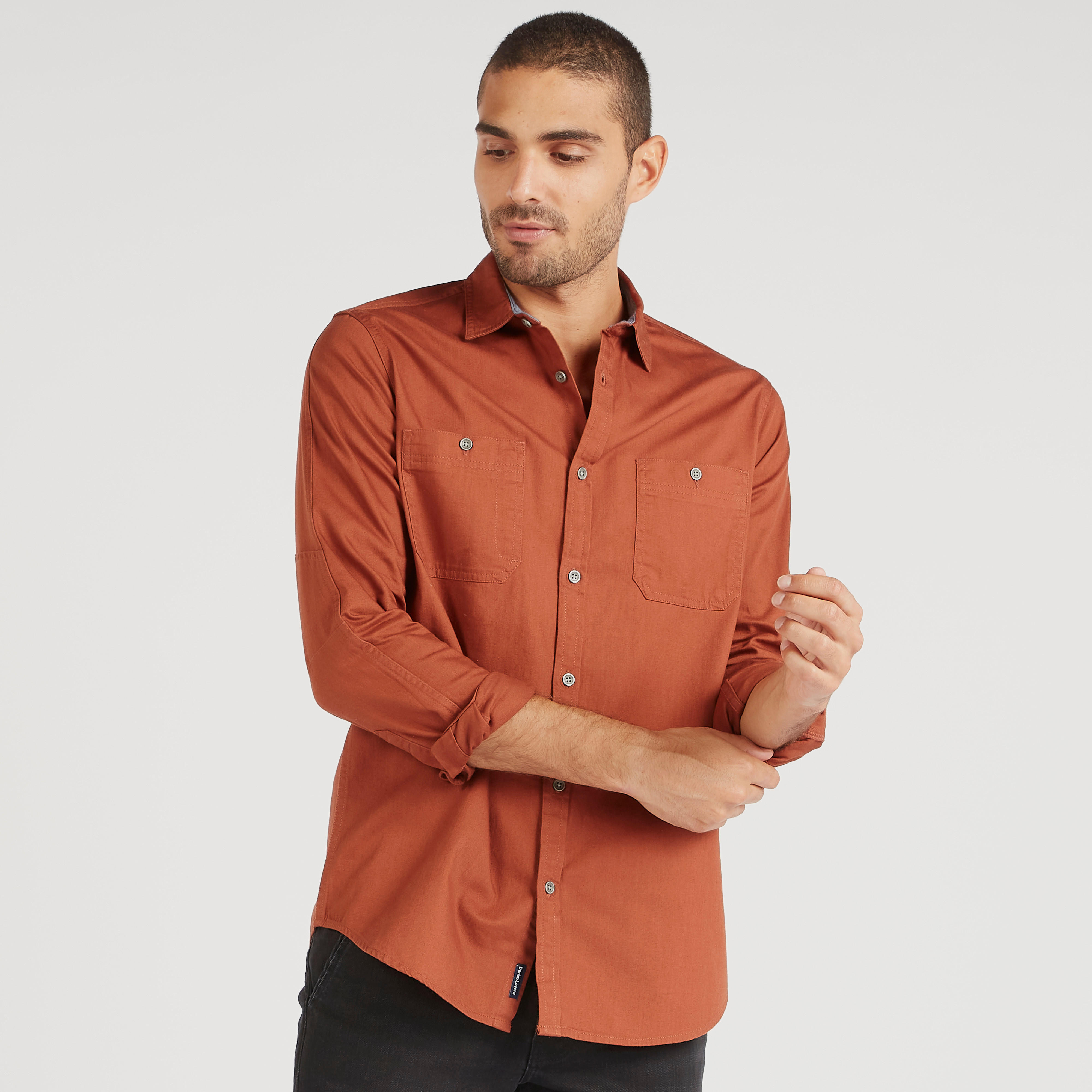 قميص سادة بأكمام طويلة وجيوب-men-clothing-shirts-image-1