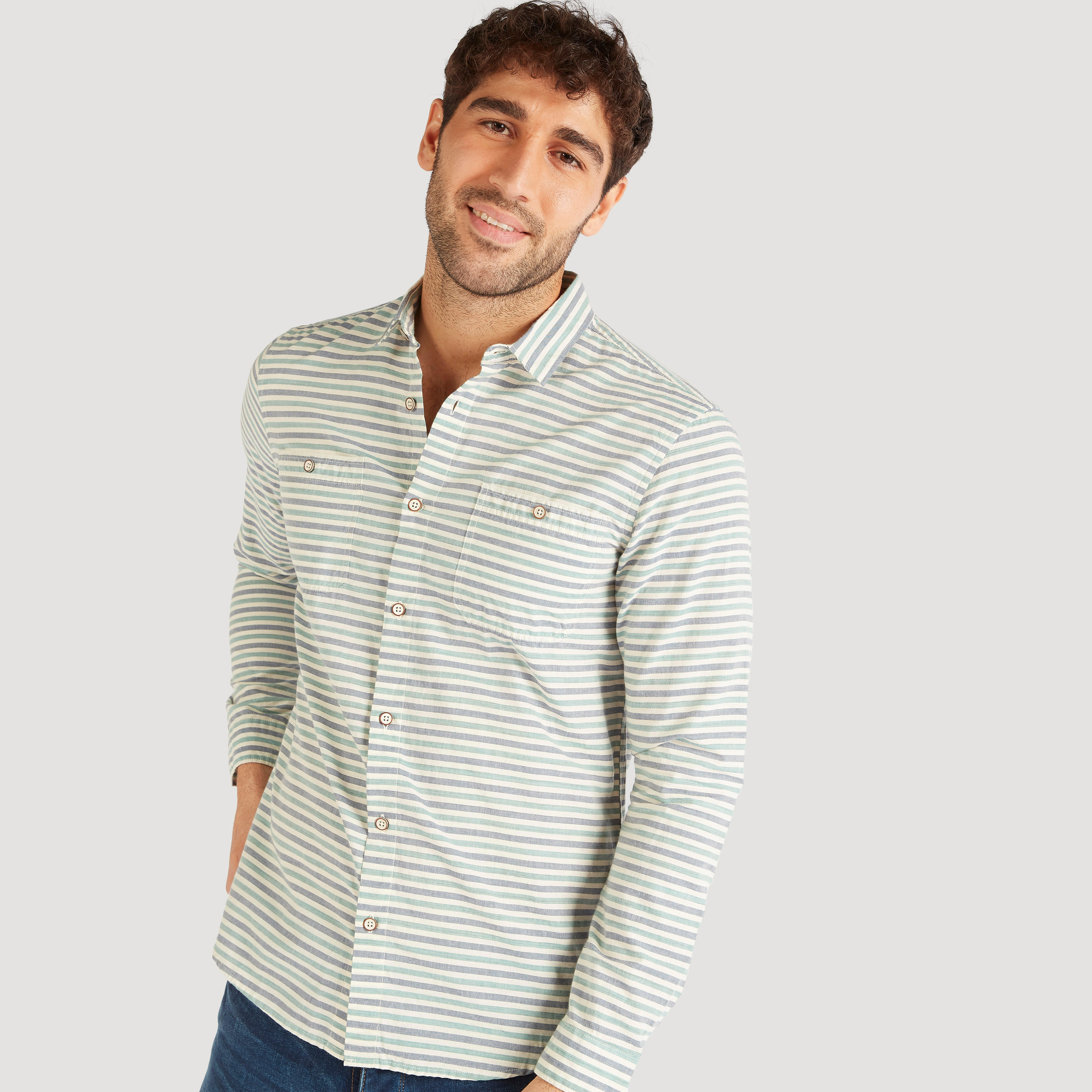 قميص مقلّم بأكمام طويلة وزر من لي كوبر-men-clothing-shirts-image-1