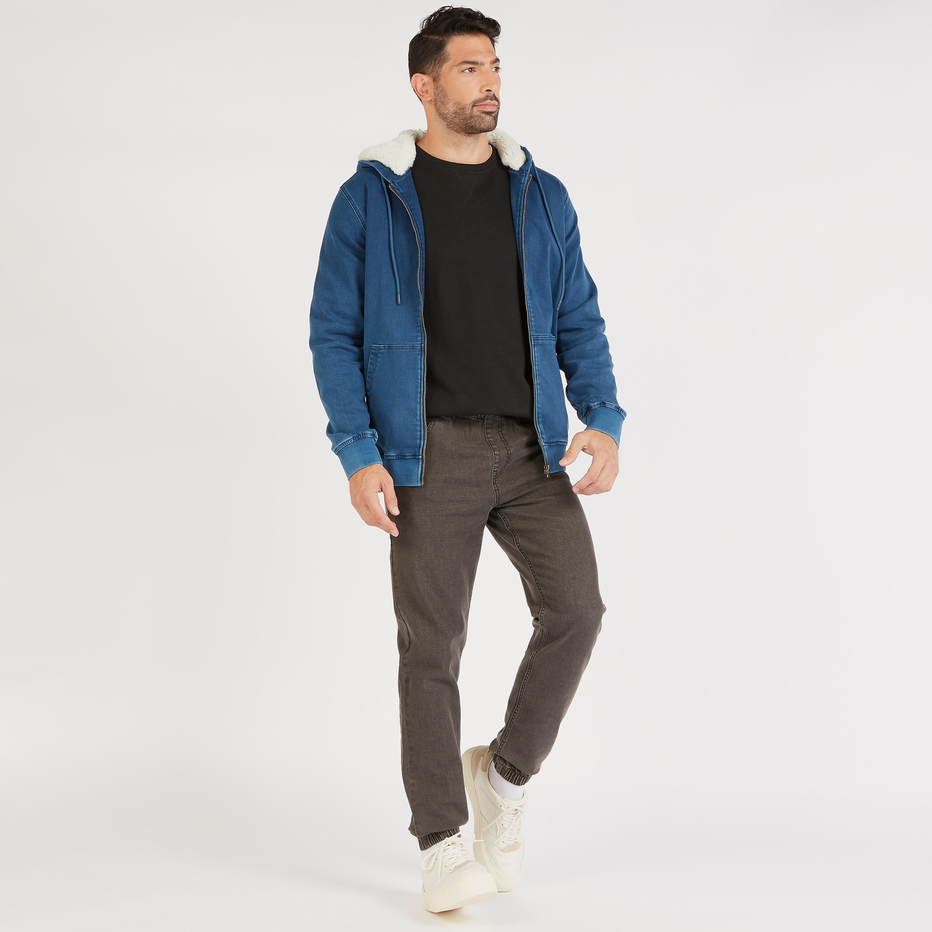 بنطلون رياضي دنيم سادة برباط وجيوب-men-clothing-bottoms-joggers-image-4