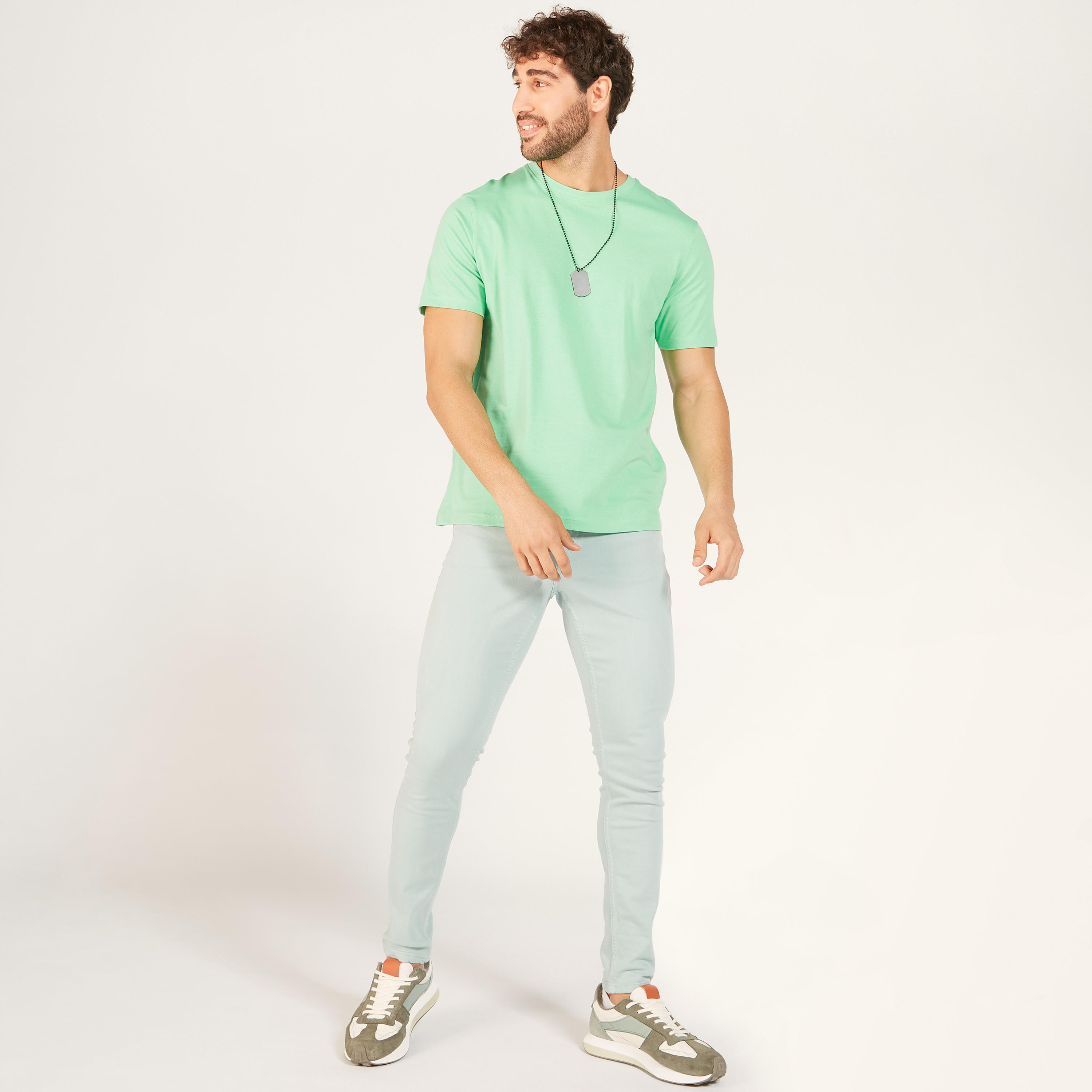 بنطلون جينز دنيم سادة بخصر متوسط الارتفاع وزر إغلاق وجيوب-men-clothing-bottoms-jeans-image-11