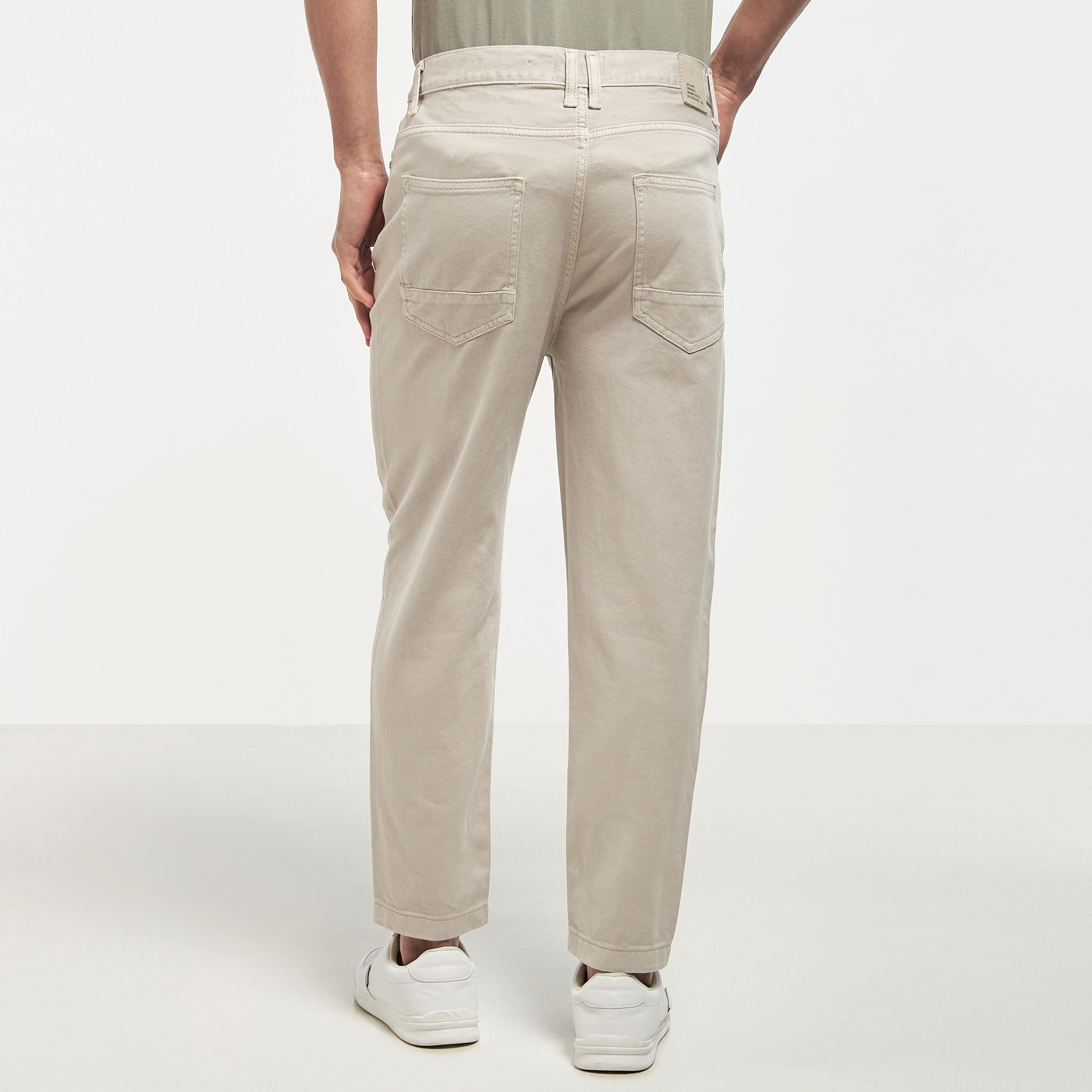 بنطلون جينز مريح بجيوب-men-clothing-bottoms-jeans-image-3
