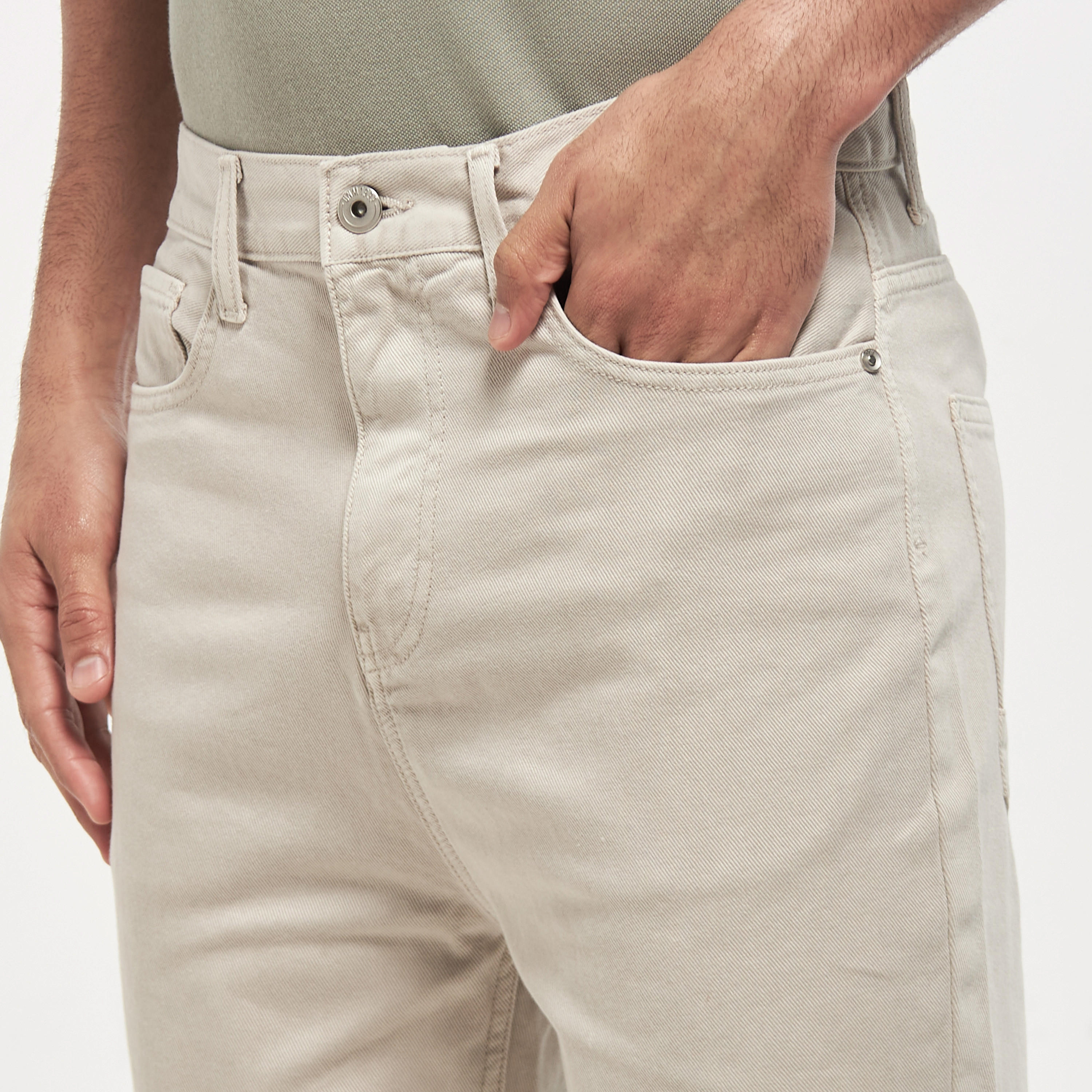 بنطلون جينز مريح بجيوب-men-clothing-bottoms-jeans-image-4