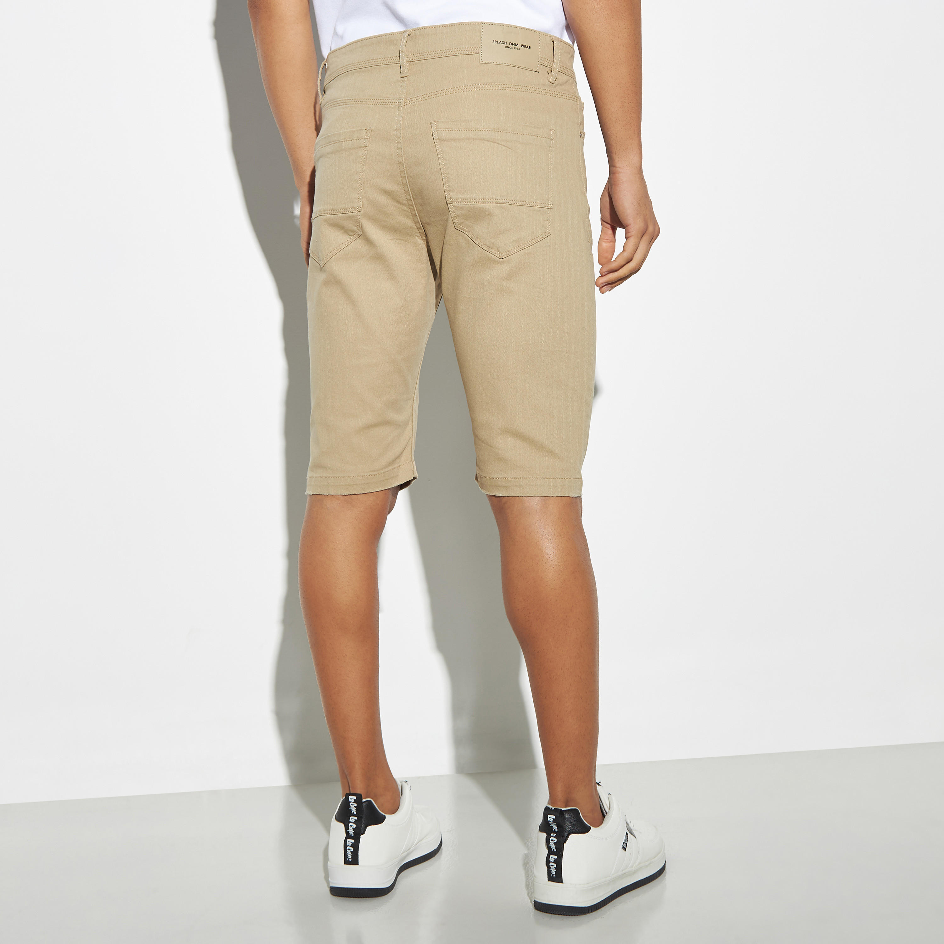 شورت دينم سادة بجيوب-men-clothing-bottoms-shorts-image-2