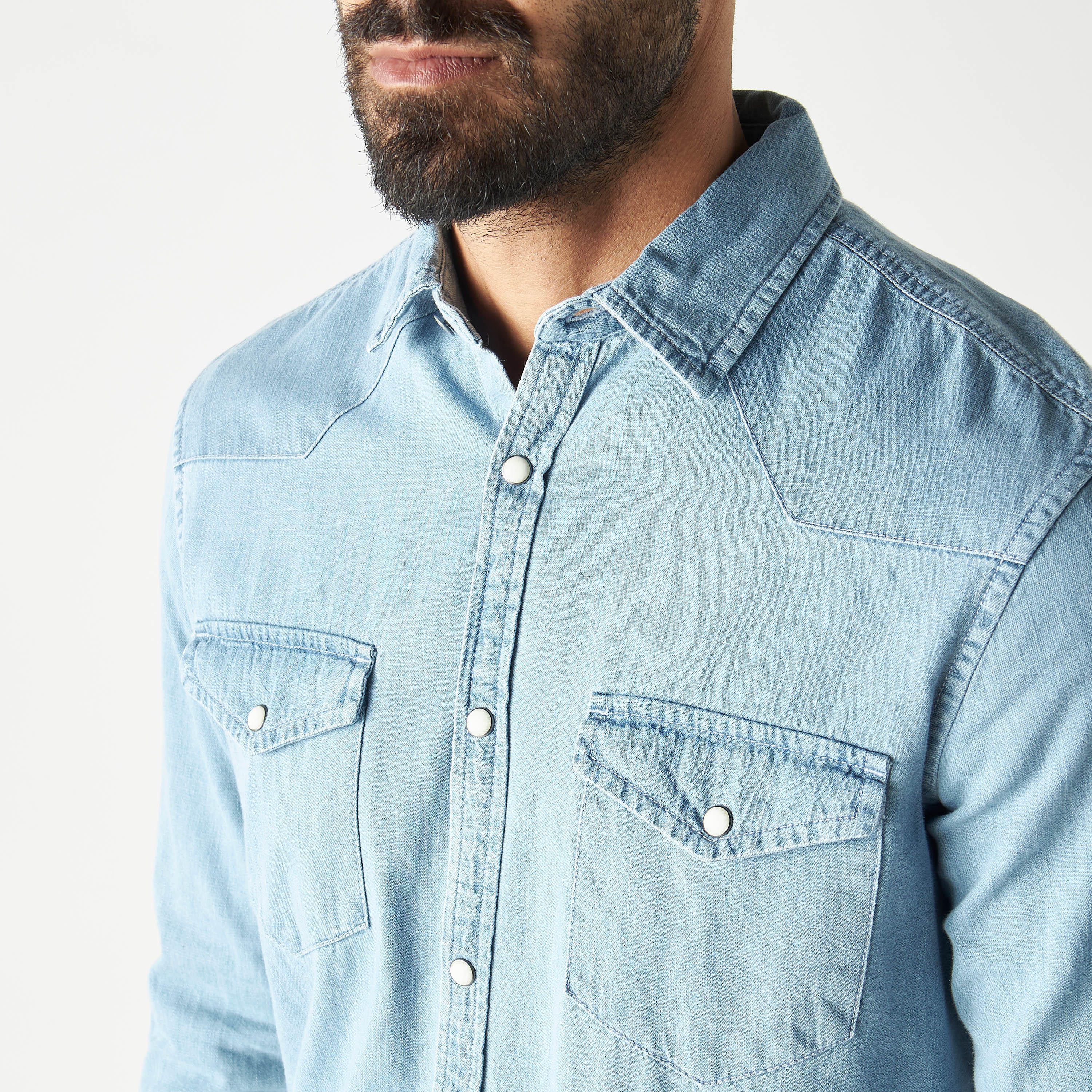قميص دنيم سادة بأكمام طويلة وجيوب-men-clothing-shirts-image-2