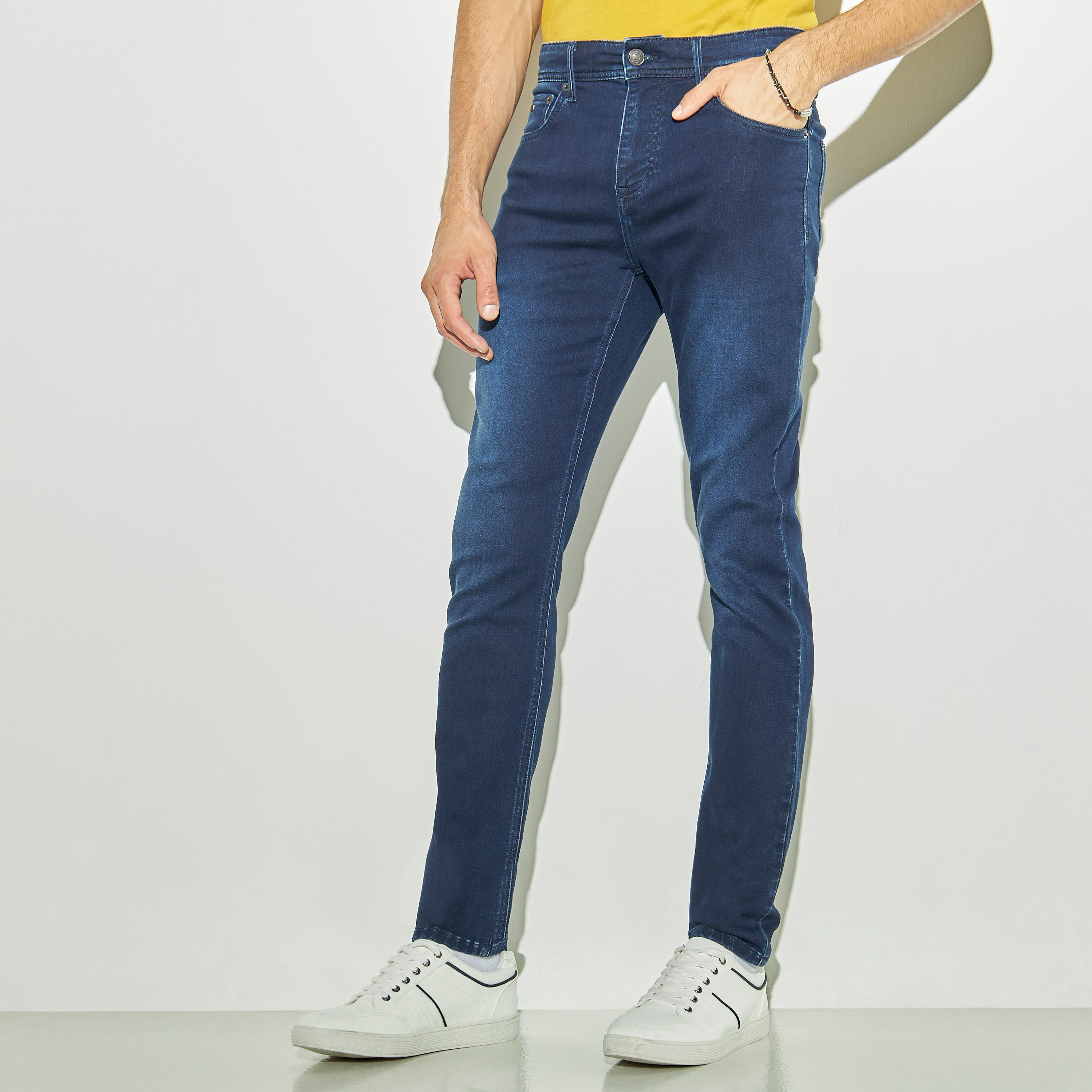 بنطلون جينز بقصة سليم وزر إغلاق-men-clothing-bottoms-jeans-image-4