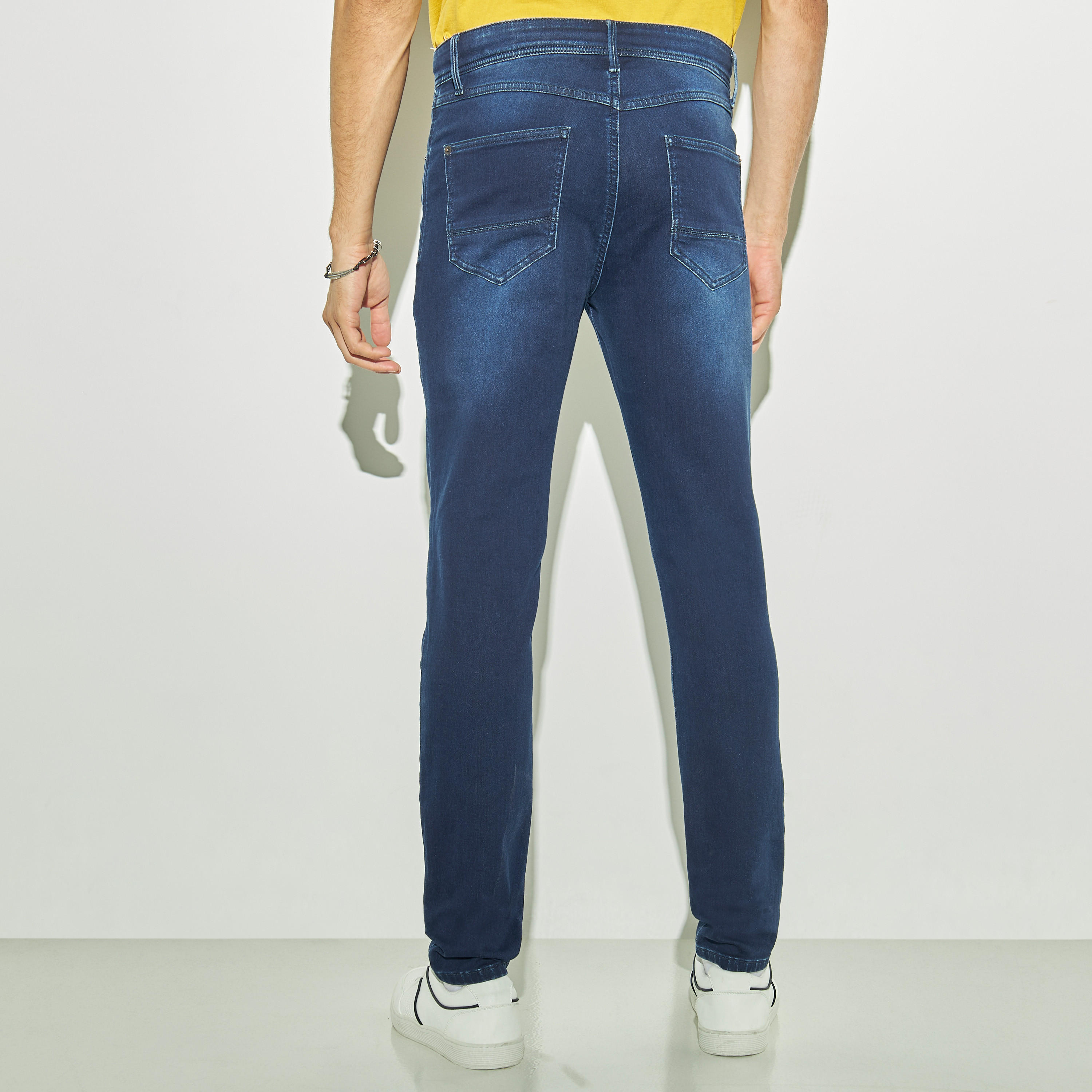 بنطلون جينز بقصة سليم وزر إغلاق-men-clothing-bottoms-jeans-image-2