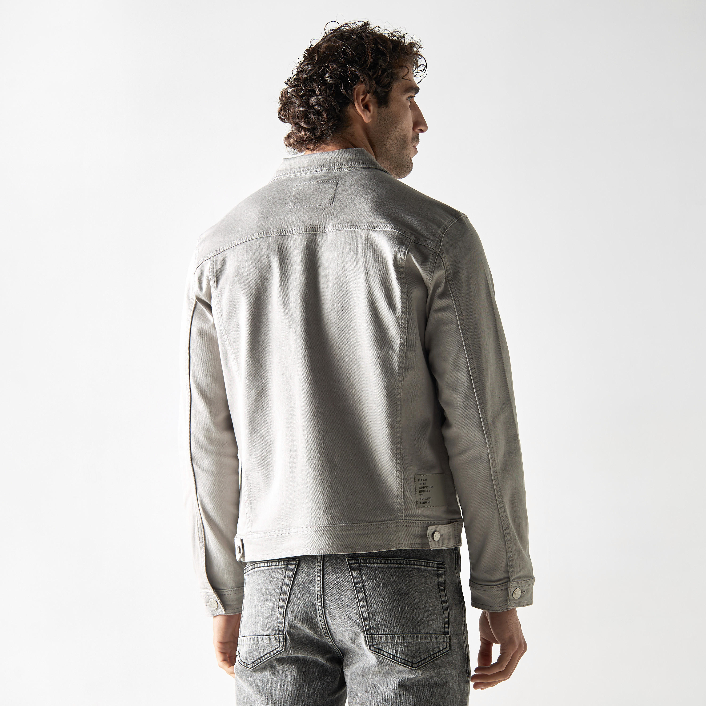 جاكيت دنيم بأكمام طويلة وجيوب-men-clothing-jacketsandblazers-jackets-image-3