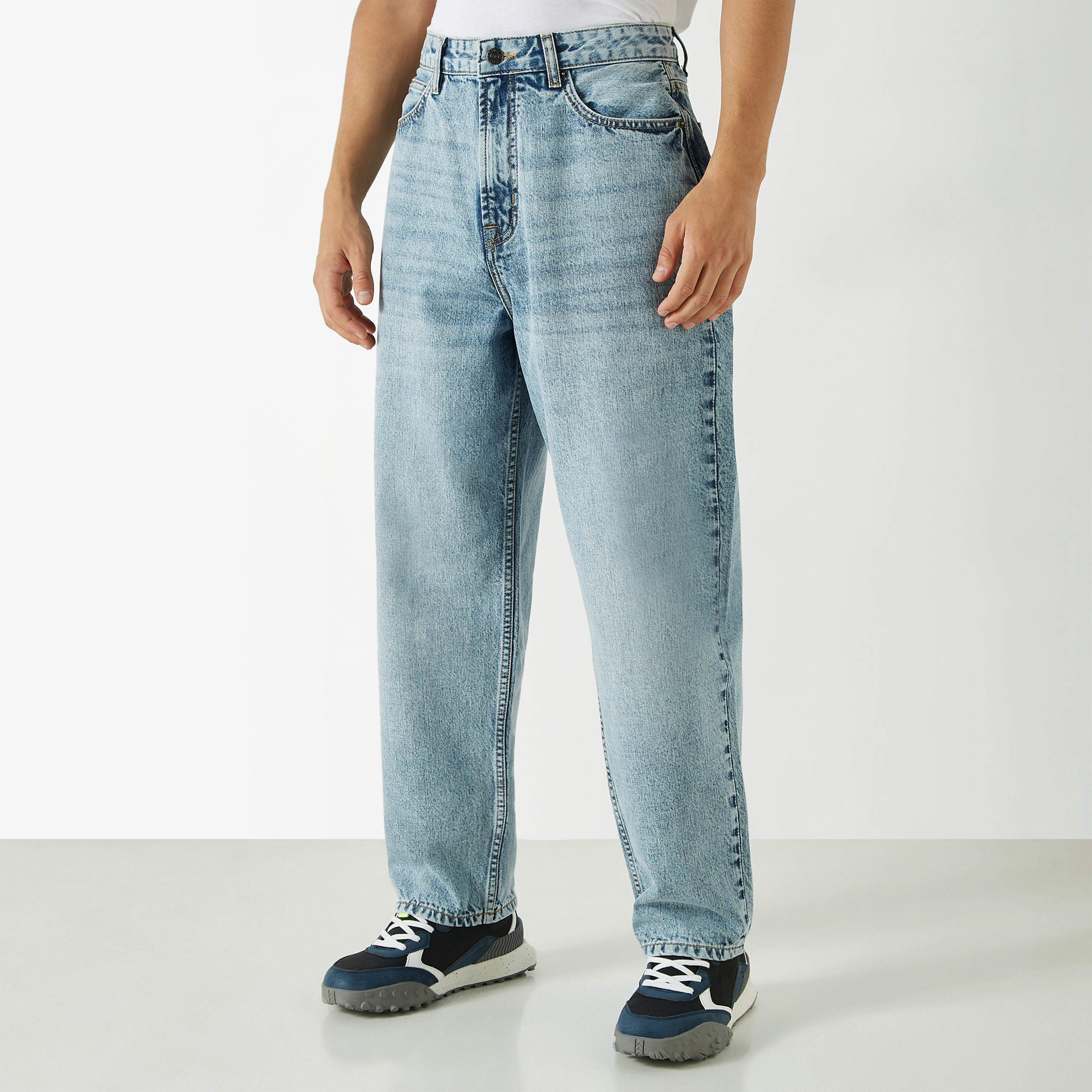 Baggy Fit Jeans with Button Closure and Pockets-men-clothing-bottoms-jeans-image-5