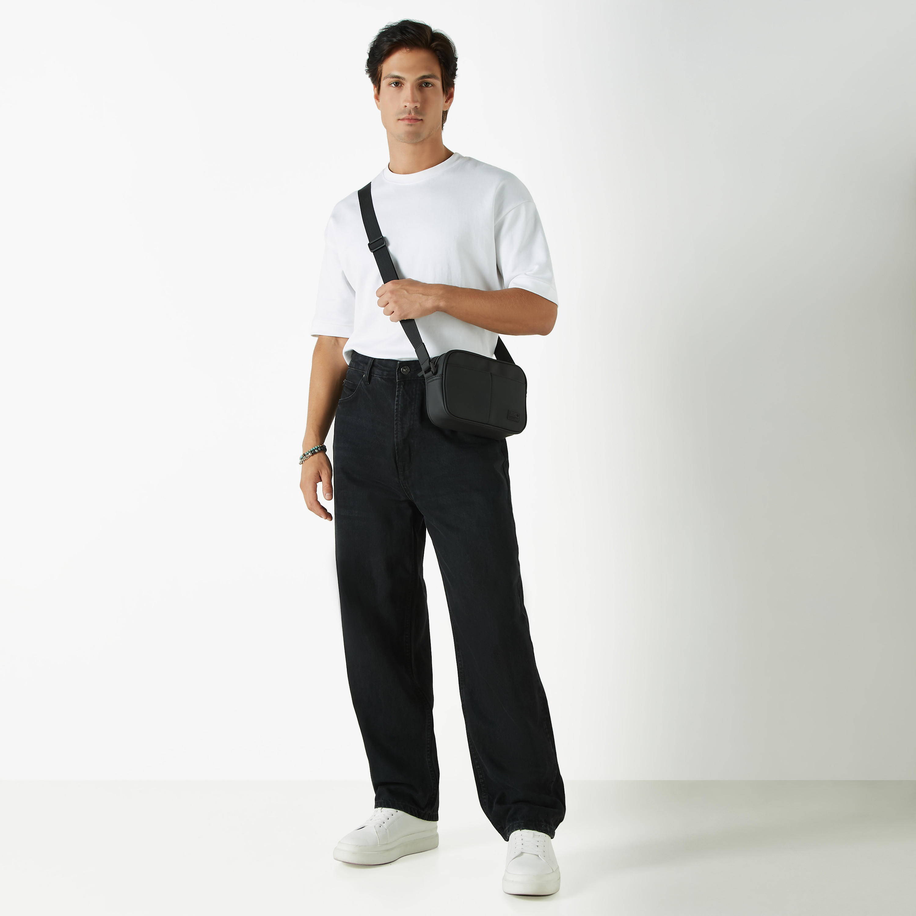 Baggy Fit Jeans with Button Closure and Pockets-men-clothing-bottoms-jeans-image-2