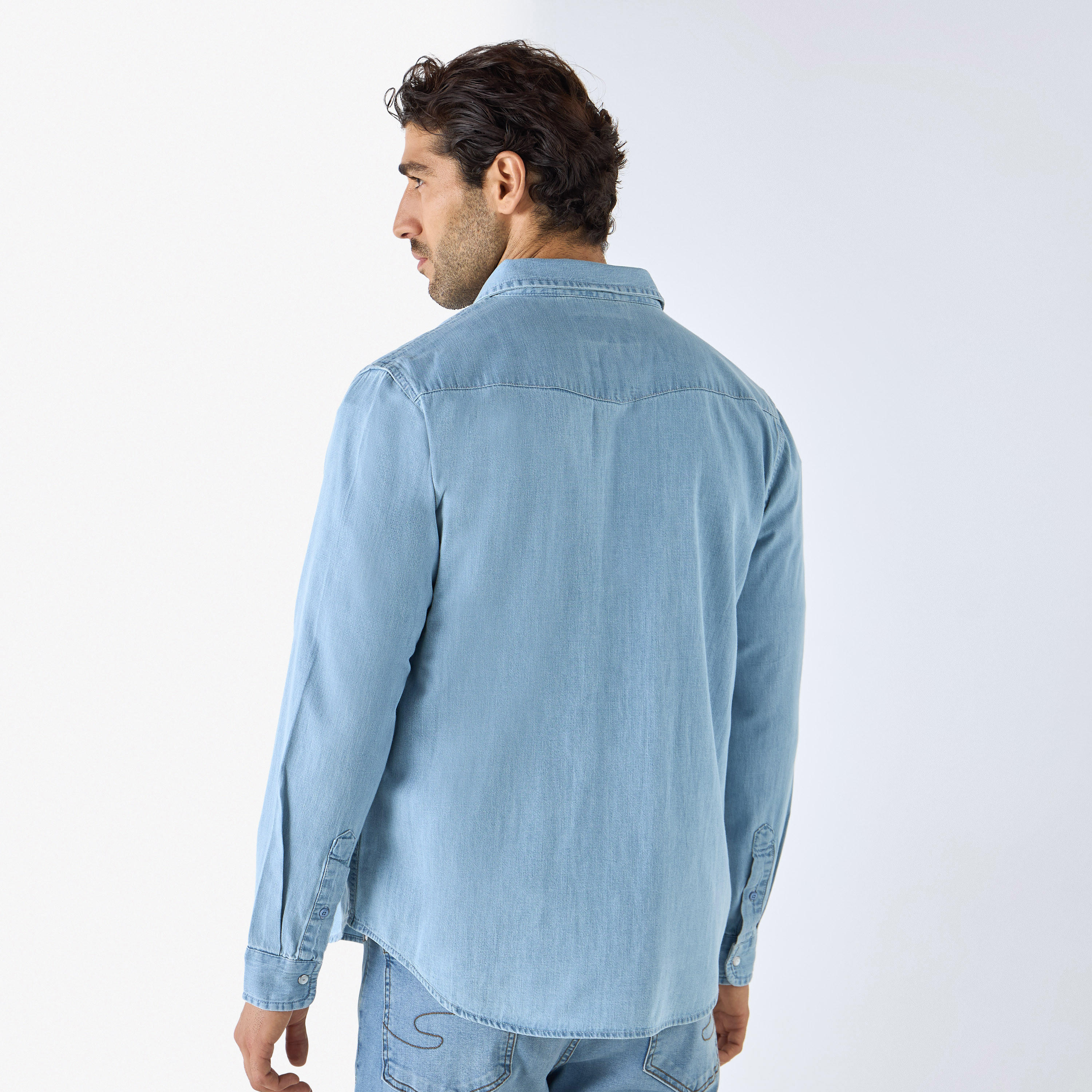 قميص دينم بأكمام طويلة وجيوب على الصدر-men-clothing-shirts-image-3