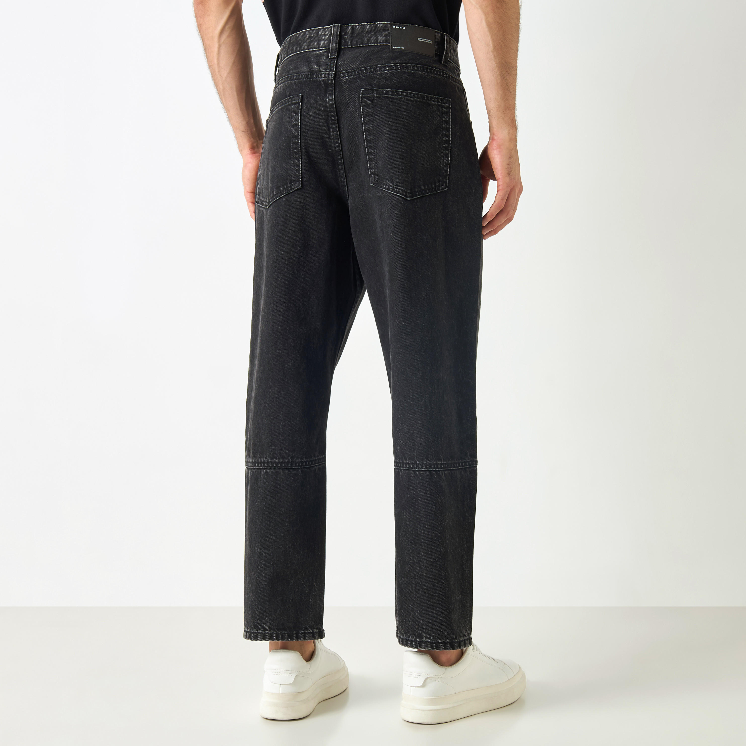 بنطلون جينز بقصة عادية وجيوب-men-clothing-bottoms-jeans-image-3