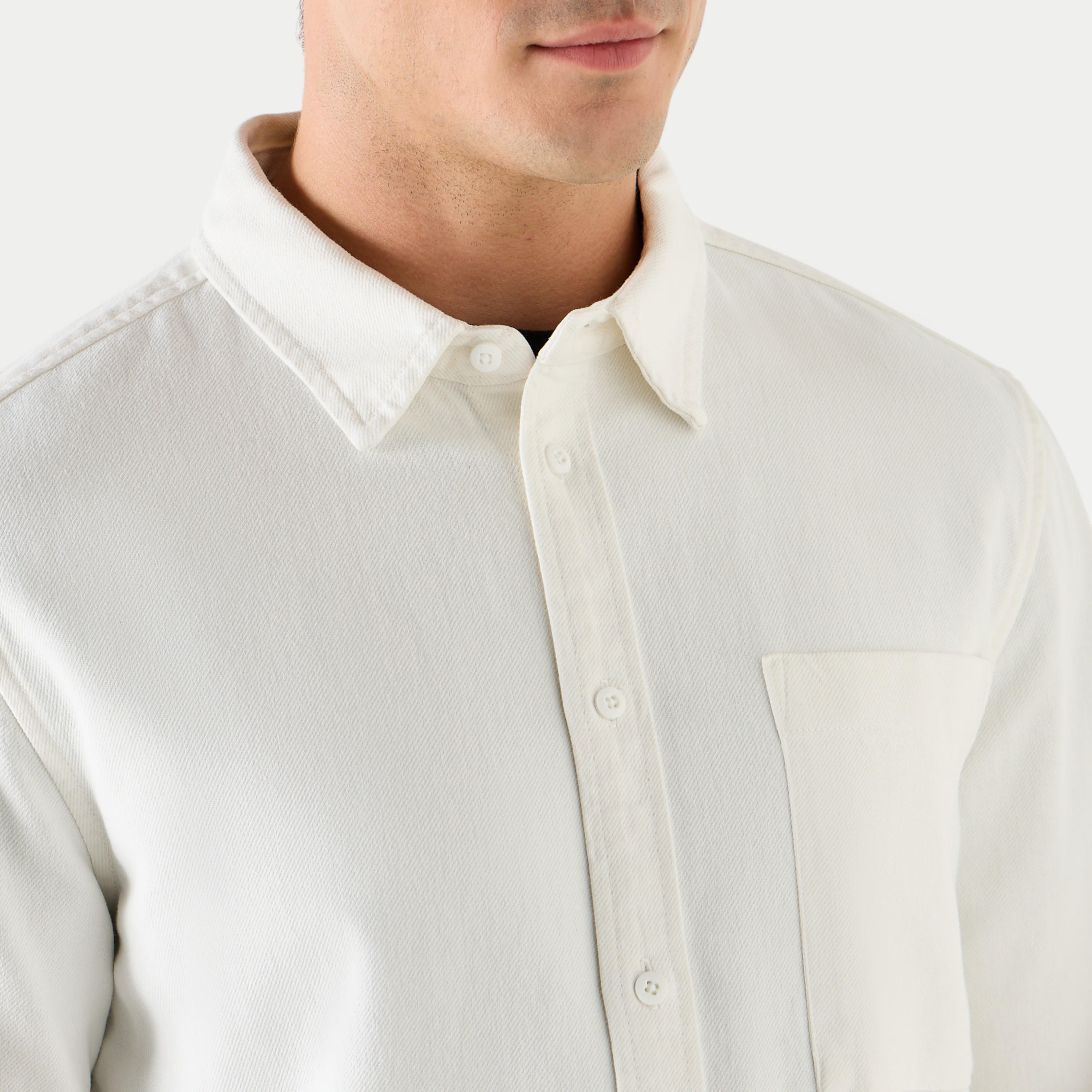 قميص دينم بقصة عادية وأكمام طويلة-men-clothing-shirts-image-4
