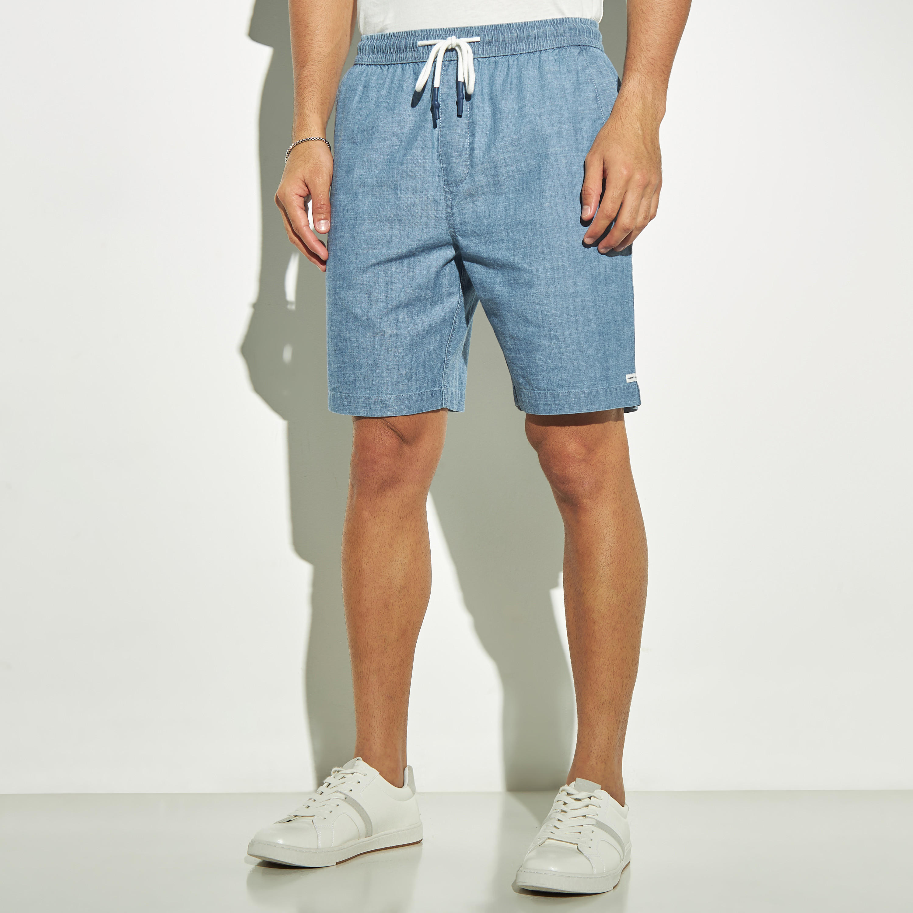 شورت سادة برباط إغلاق وجيوب-men-clothing-bottoms-shorts-image-4