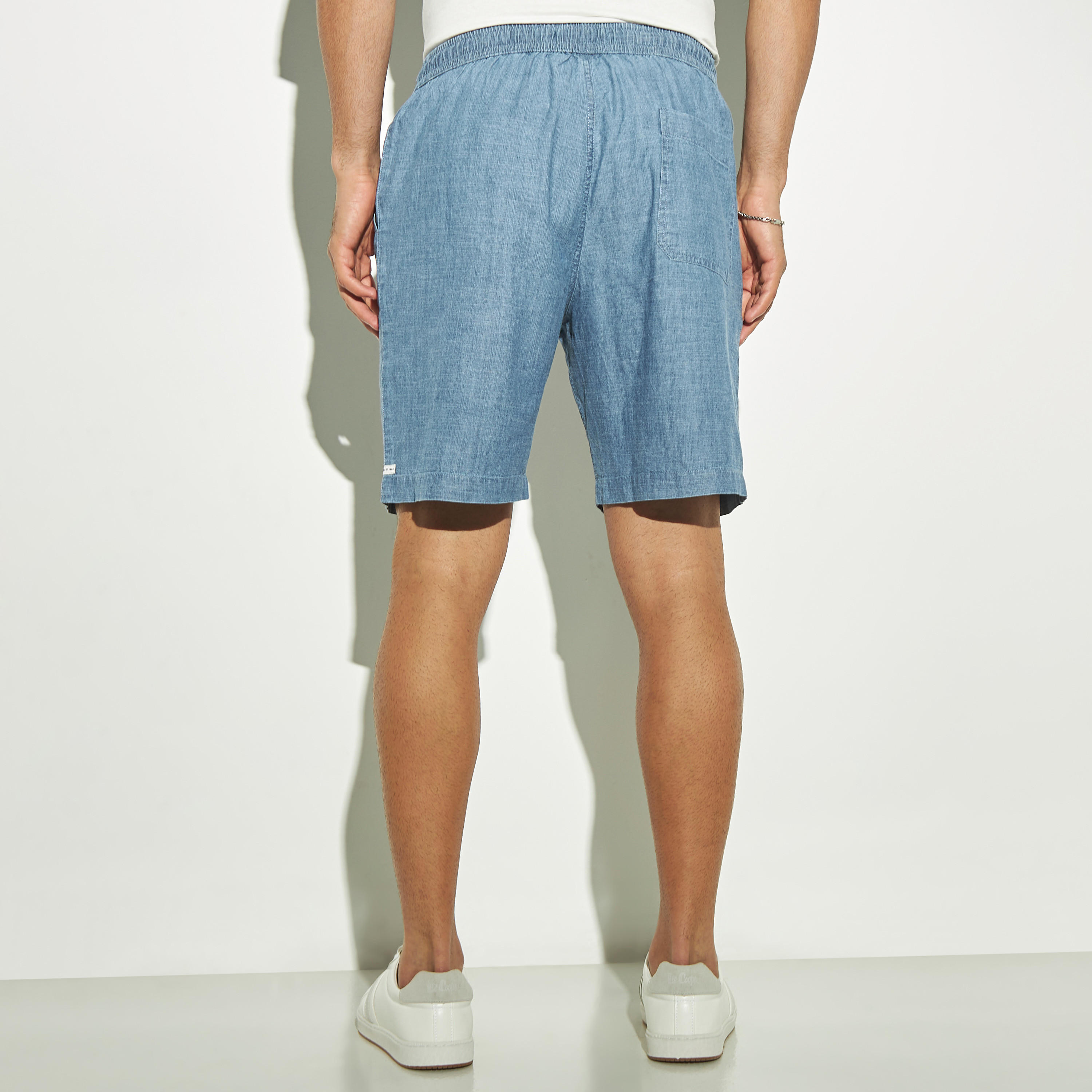 شورت سادة برباط إغلاق وجيوب-men-clothing-bottoms-shorts-image-2