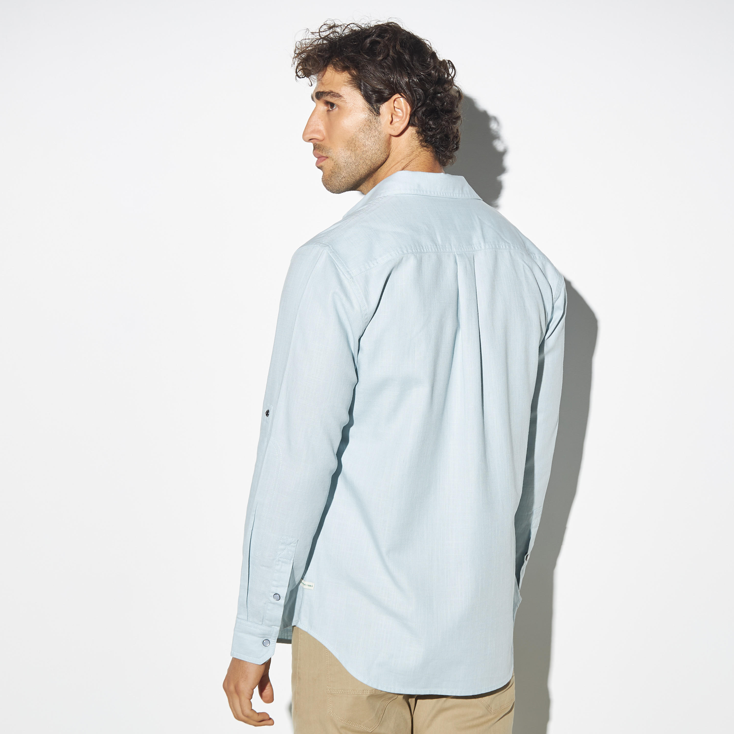 قميص دنيم سادة بأكمام طويلة وجيوب-men-clothing-shirts-image-3