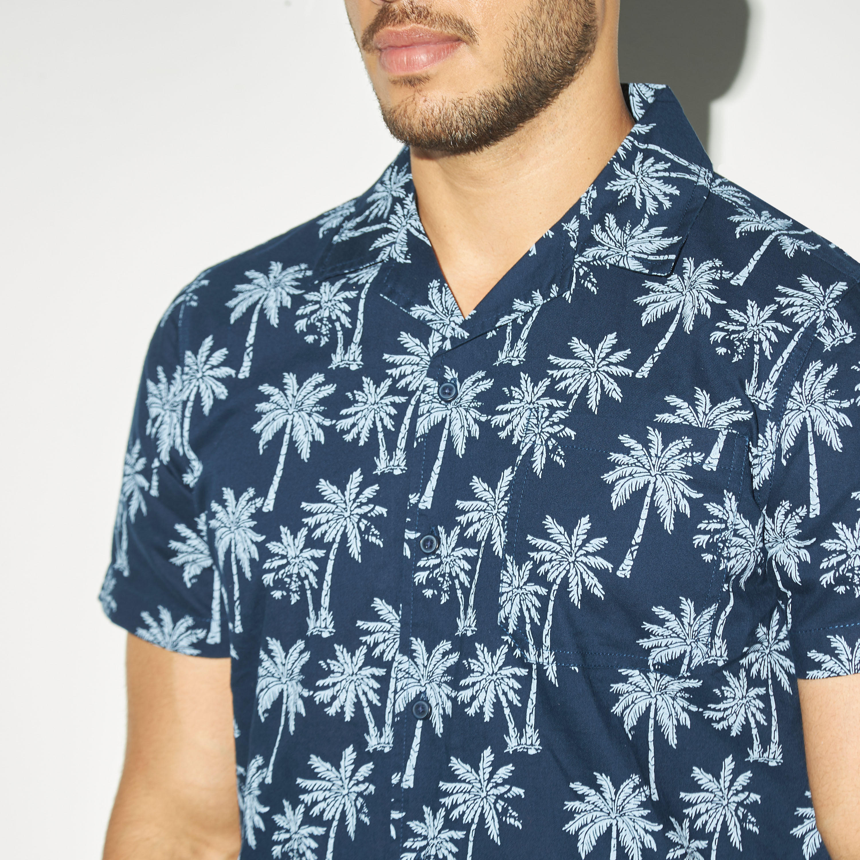 قميص بطبعات بأكمام قصيرة وجيب-men-clothing-shirts-image-4