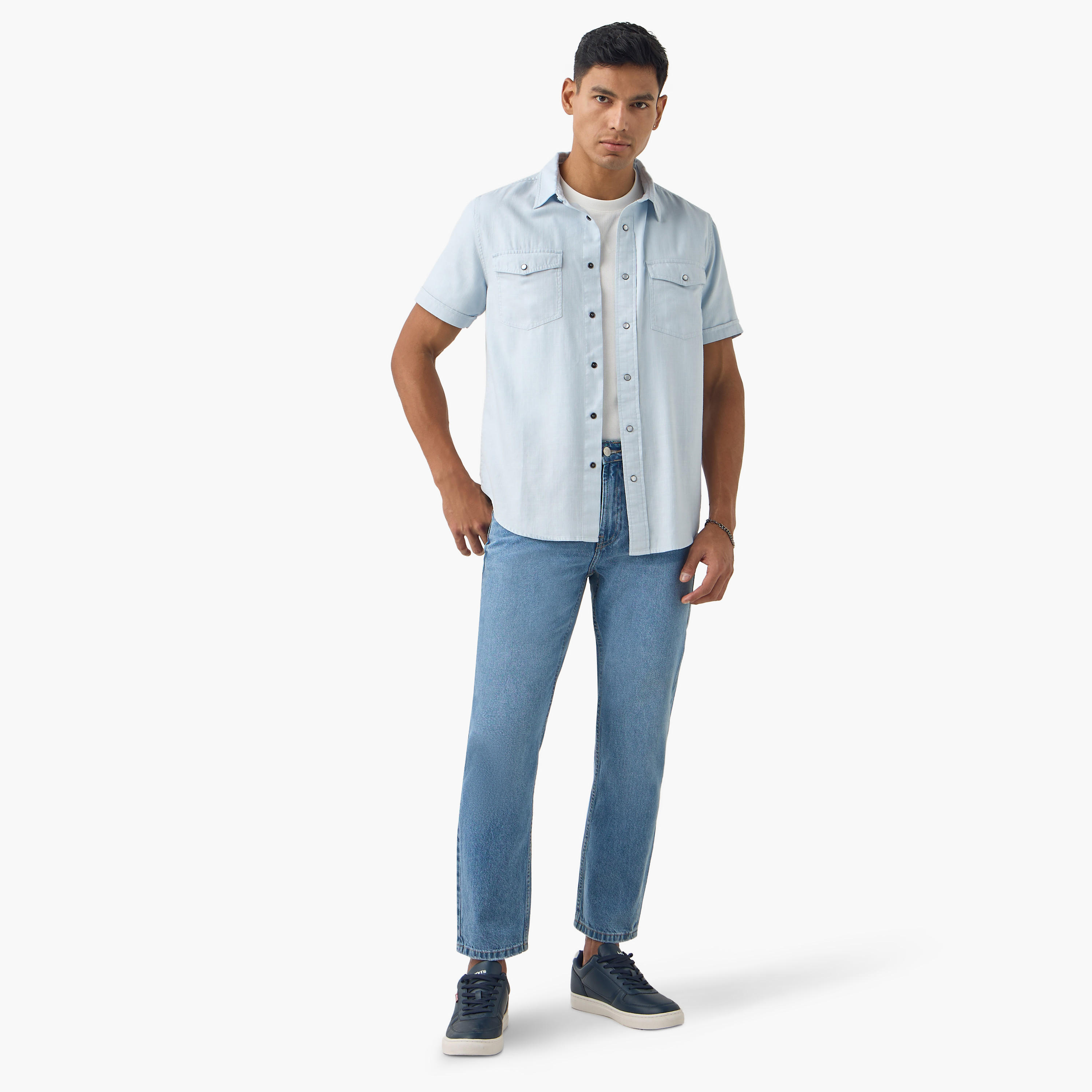 قميص بقصة عادية وتفاصيل جيب وأكمام قصيرة-men-clothing-shirts-image-17