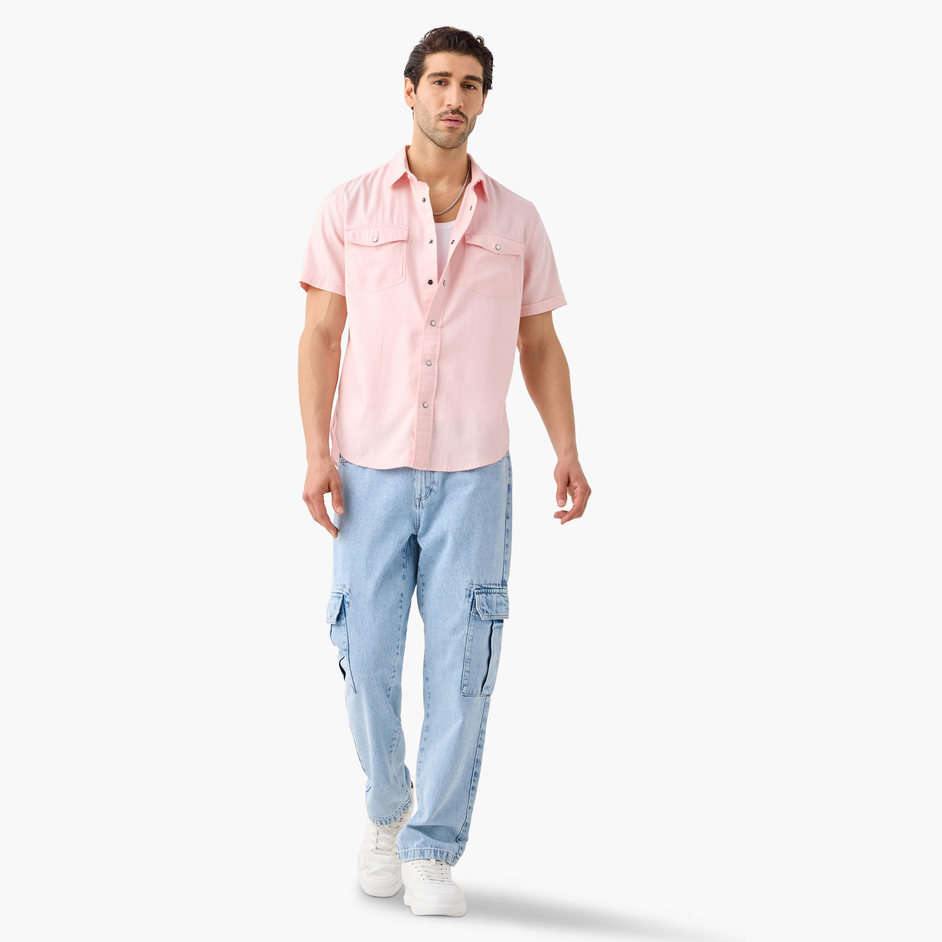 قميص بقصة عادية وتفاصيل جيب وأكمام قصيرة-men-clothing-shirts-image-7