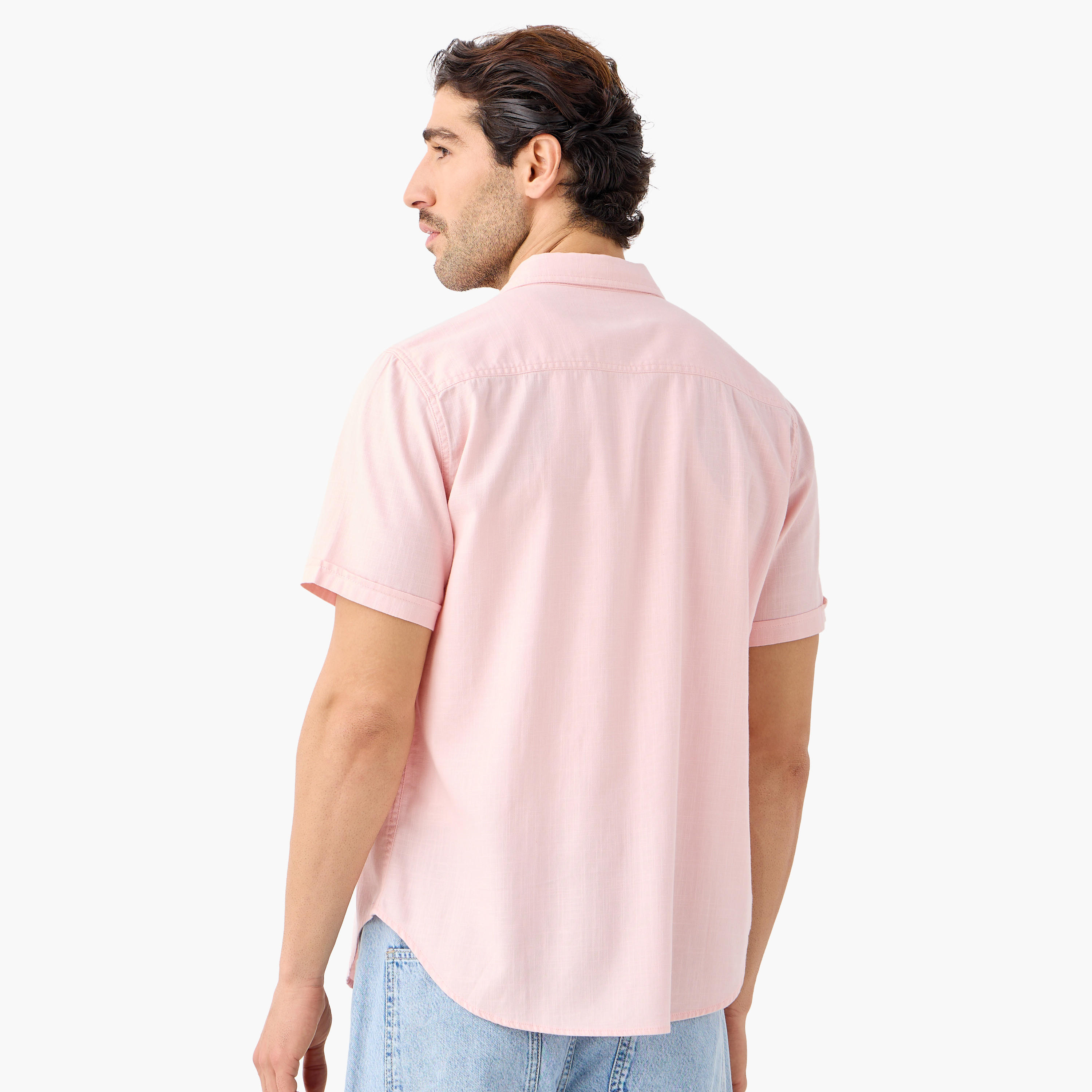 قميص بقصة عادية وتفاصيل جيب وأكمام قصيرة-men-clothing-shirts-image-8