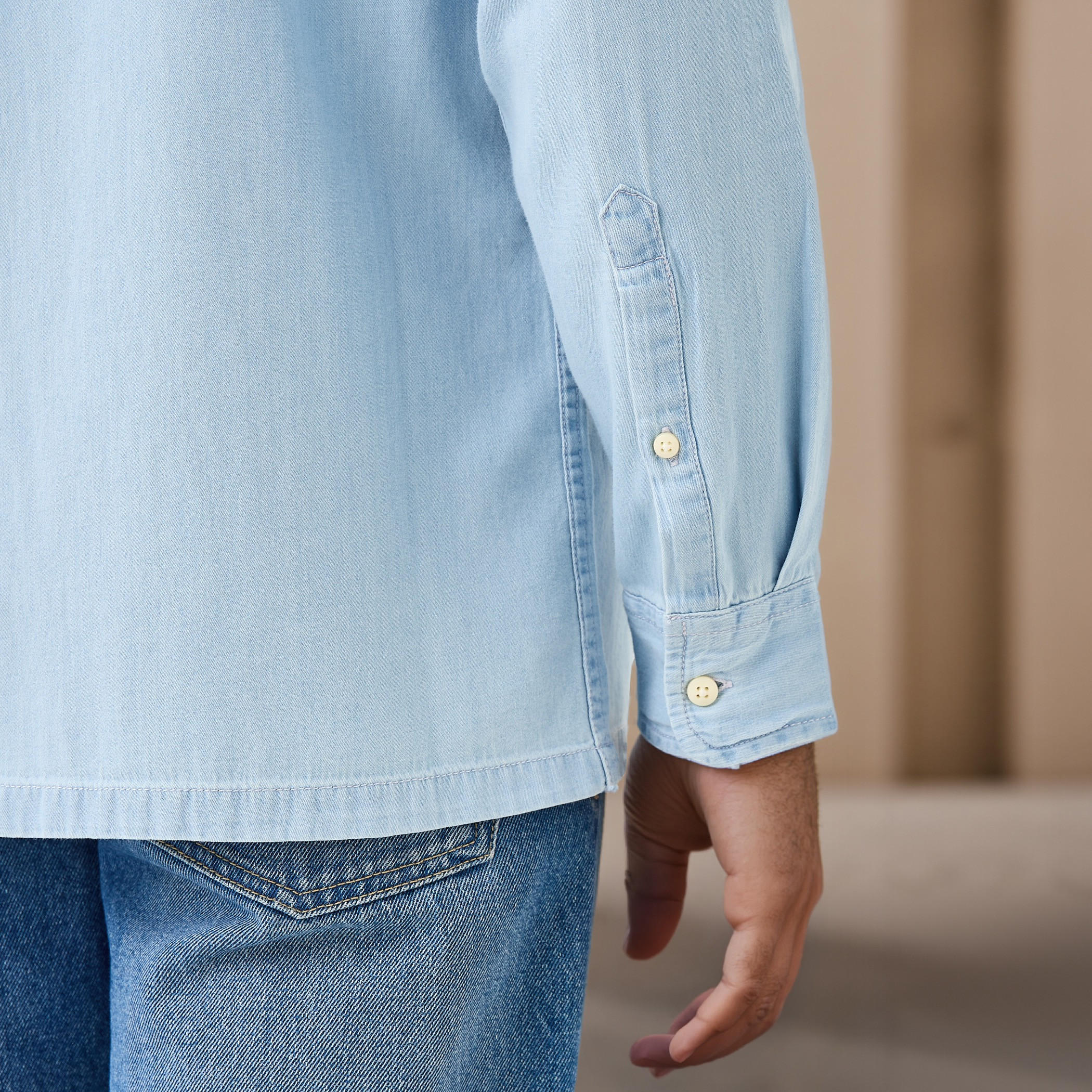 قميص بقصّة عادية وياقة ماندارين وأكمام طويلة-men-clothing-shirts-image-5