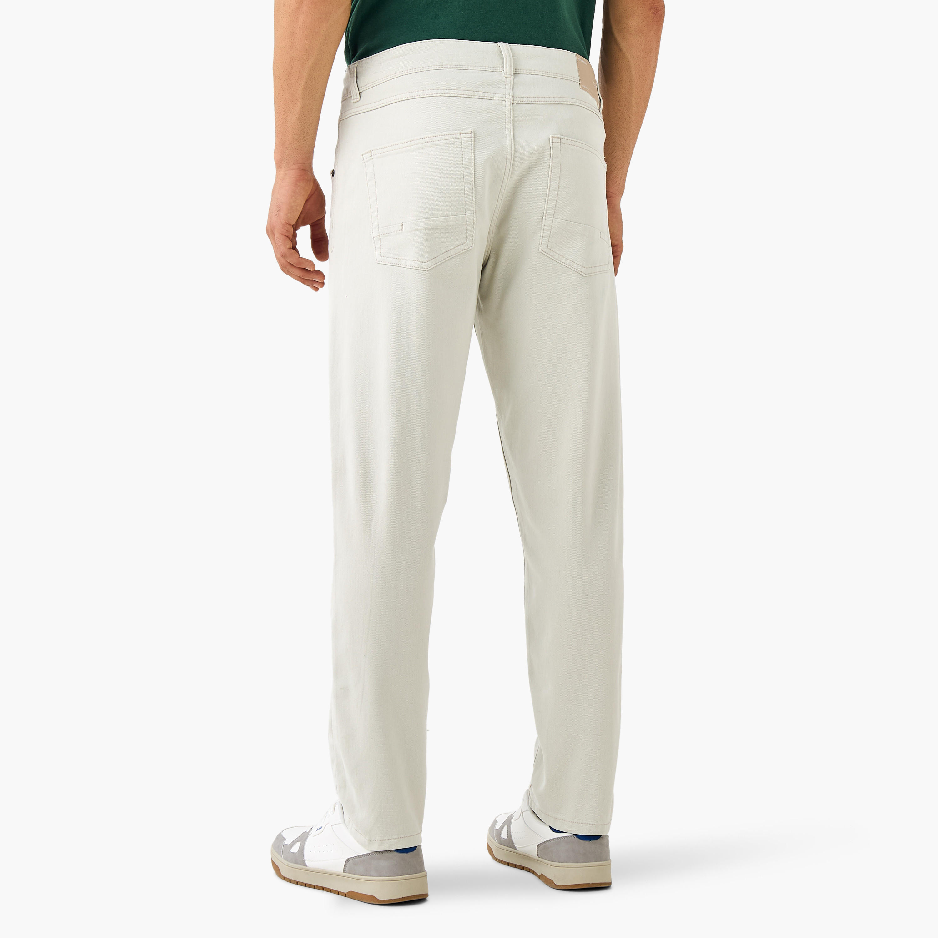 بنطلون جينز بقصّة سليم وخصر متوسط الارتفاع وزر إغلاق-men-clothing-bottoms-jeans-image-3