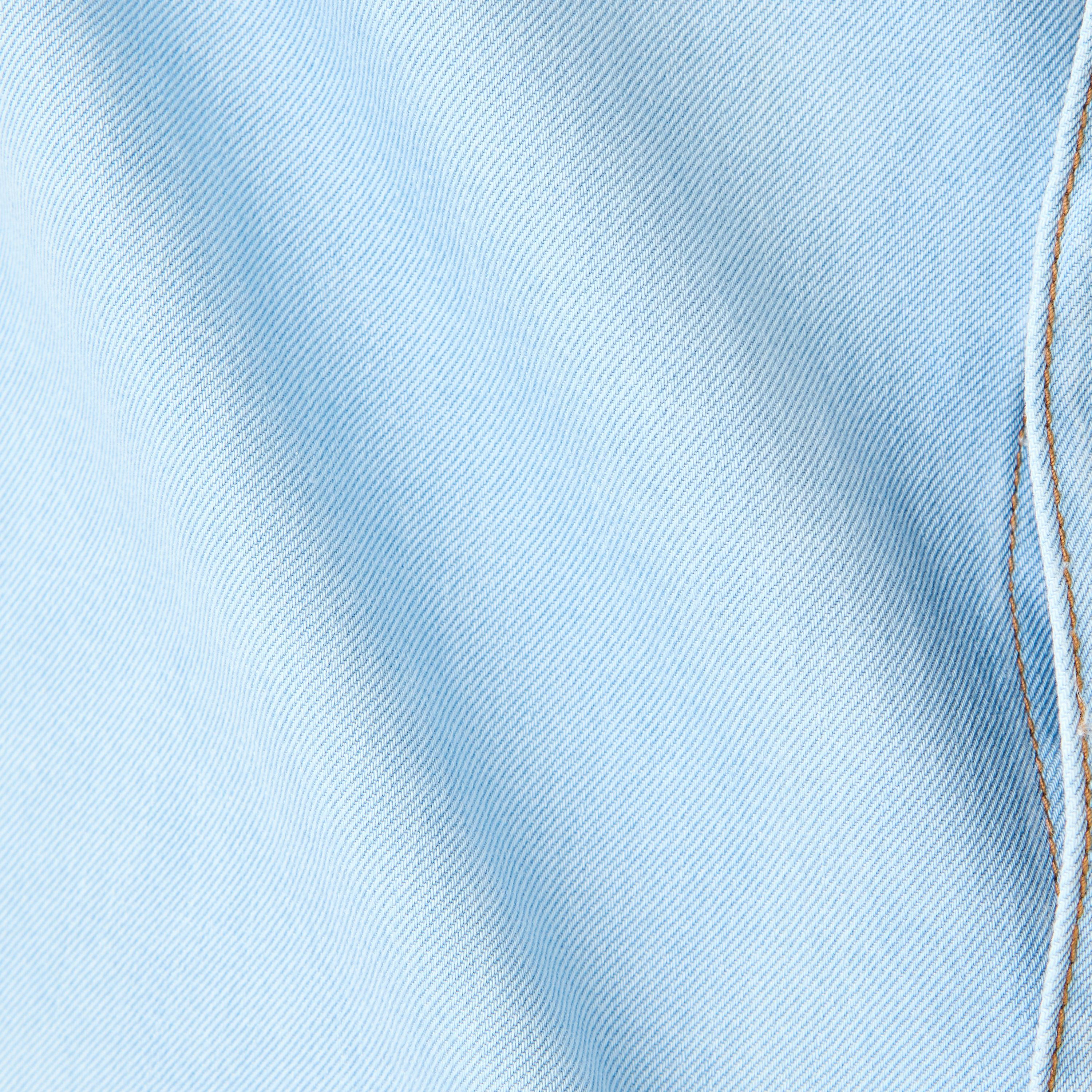 قميص دينم بياقة وقصة عادية وجيب على الصدر-men-clothing-shirts-image-1